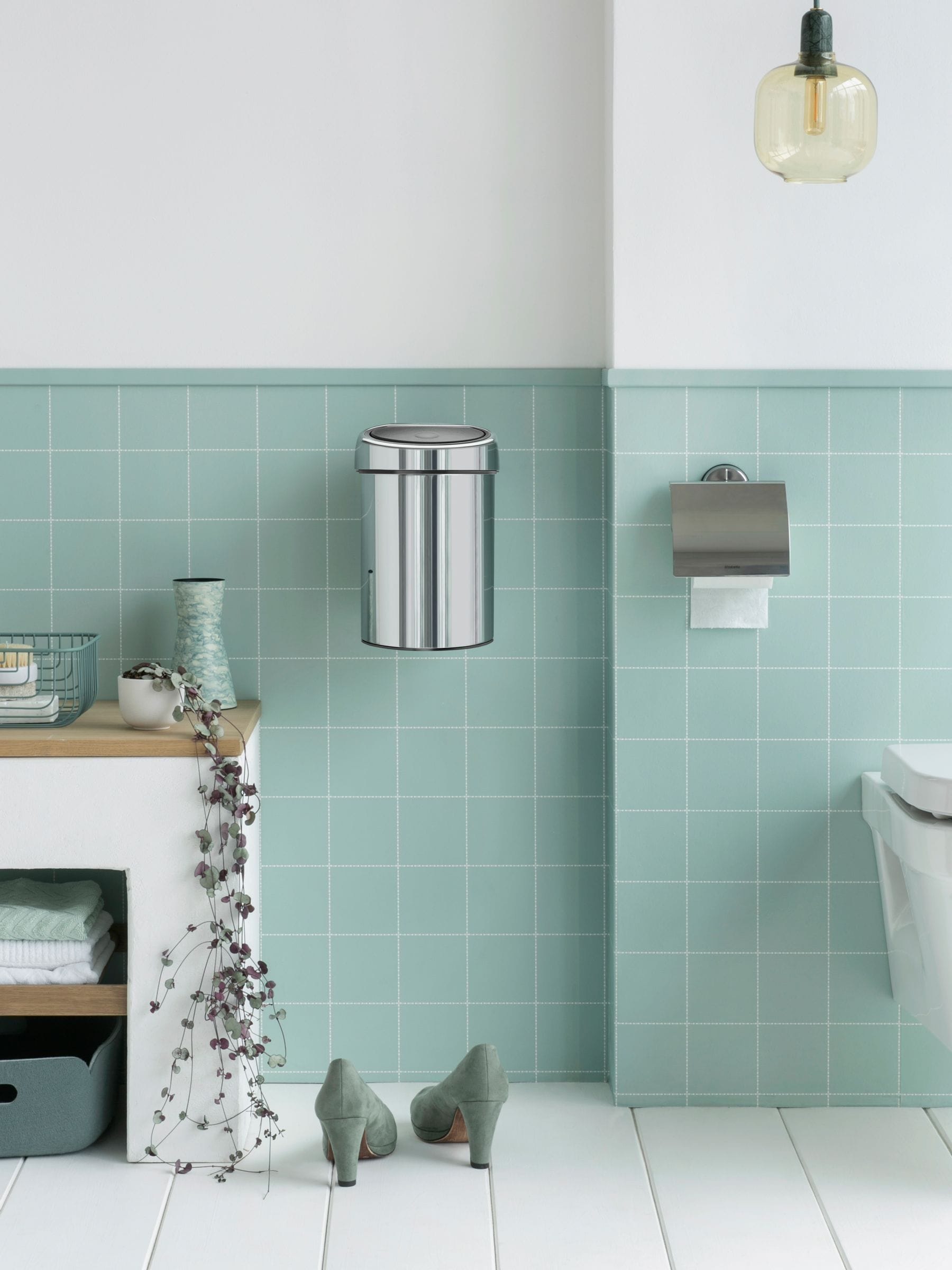 Brabantia brilliant steel touch bin 3L, UK version