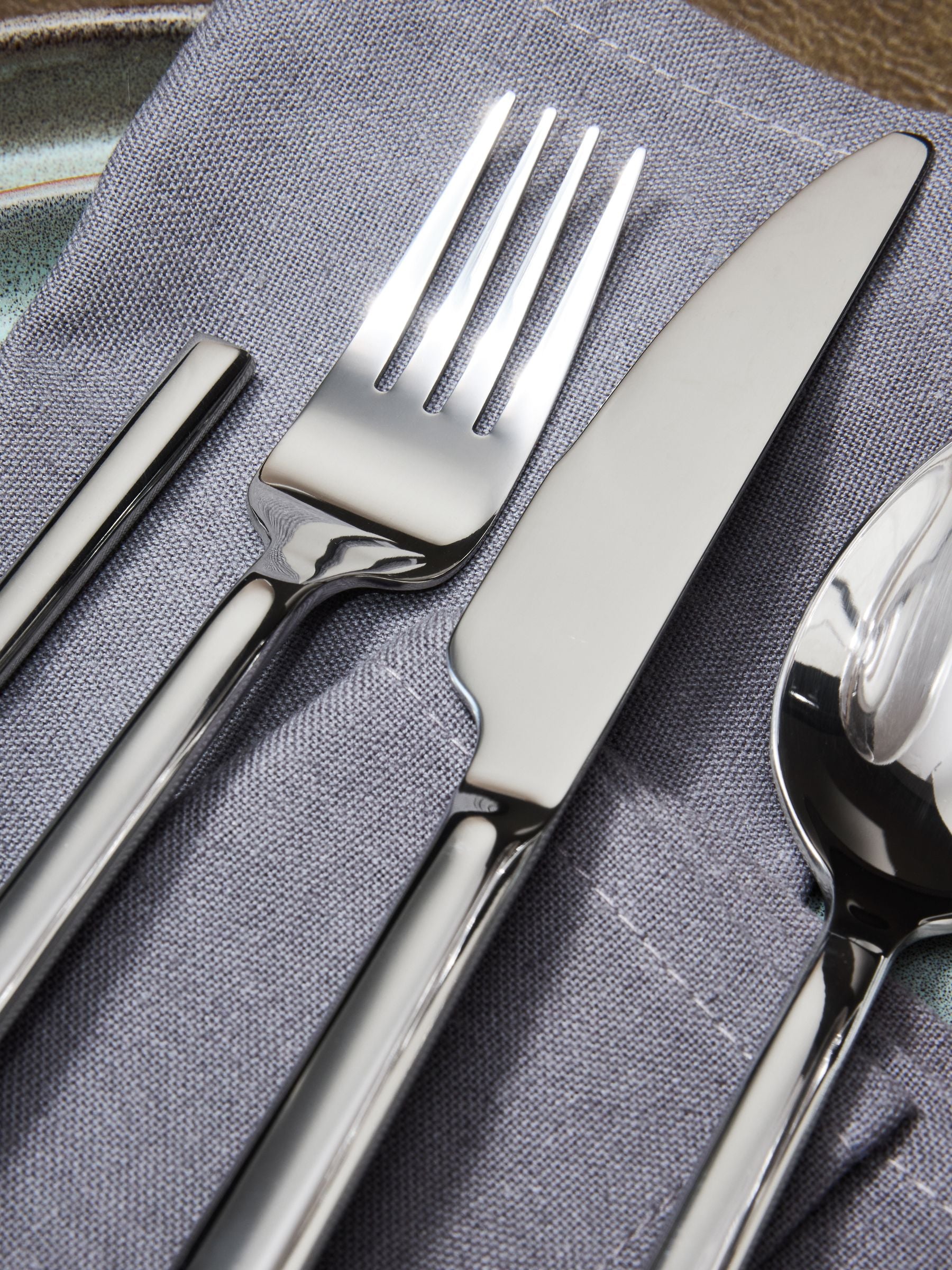 Silver Hampton 24 piece cutlery set (British brand)