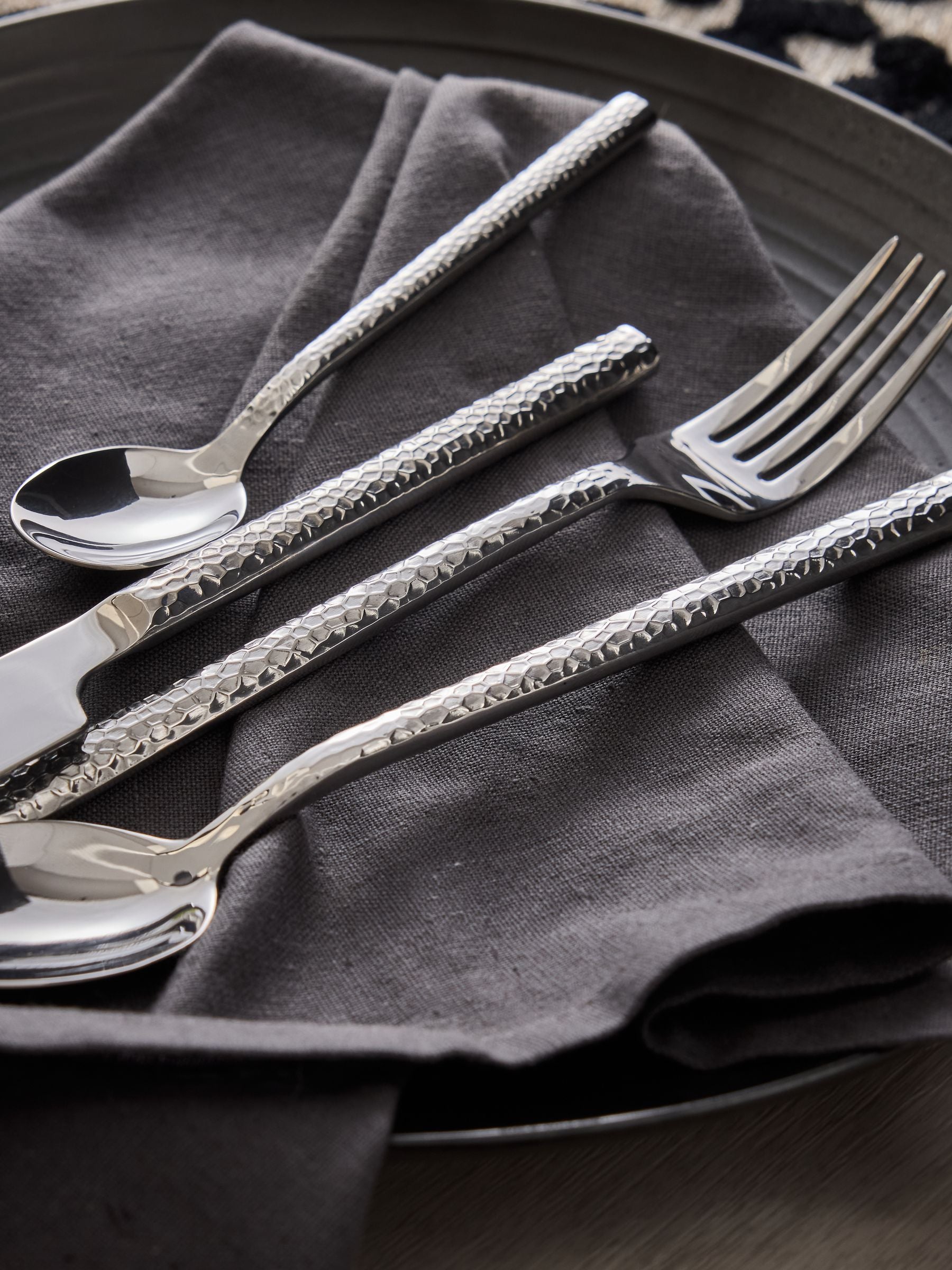 Collins stainless steel cutlery set 16 piece, imported from the UK