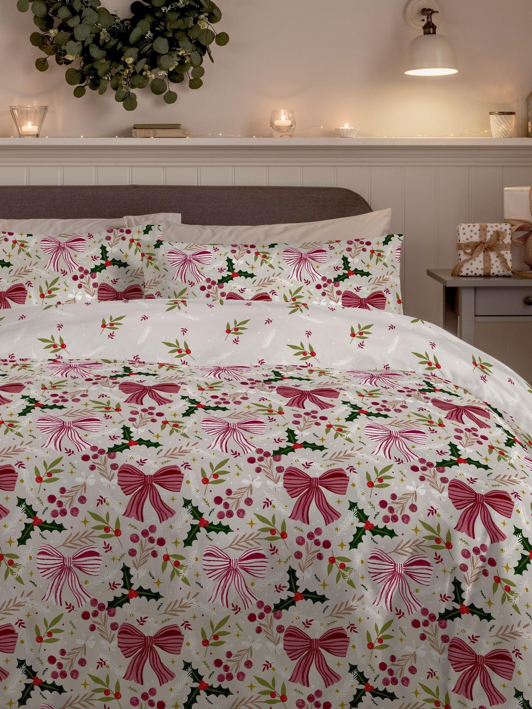 Copenhagen Home cranberry Christmas bows duvet cover set single - British product