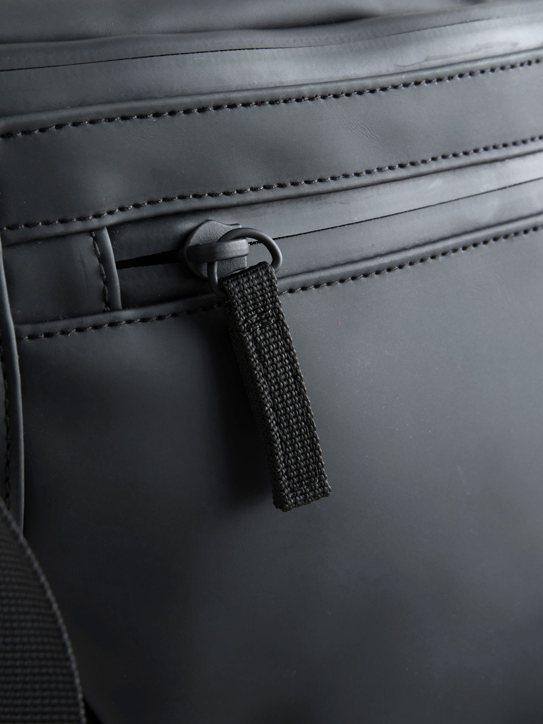 Black rubberised bum bag 17x30x4.5cm - British product
