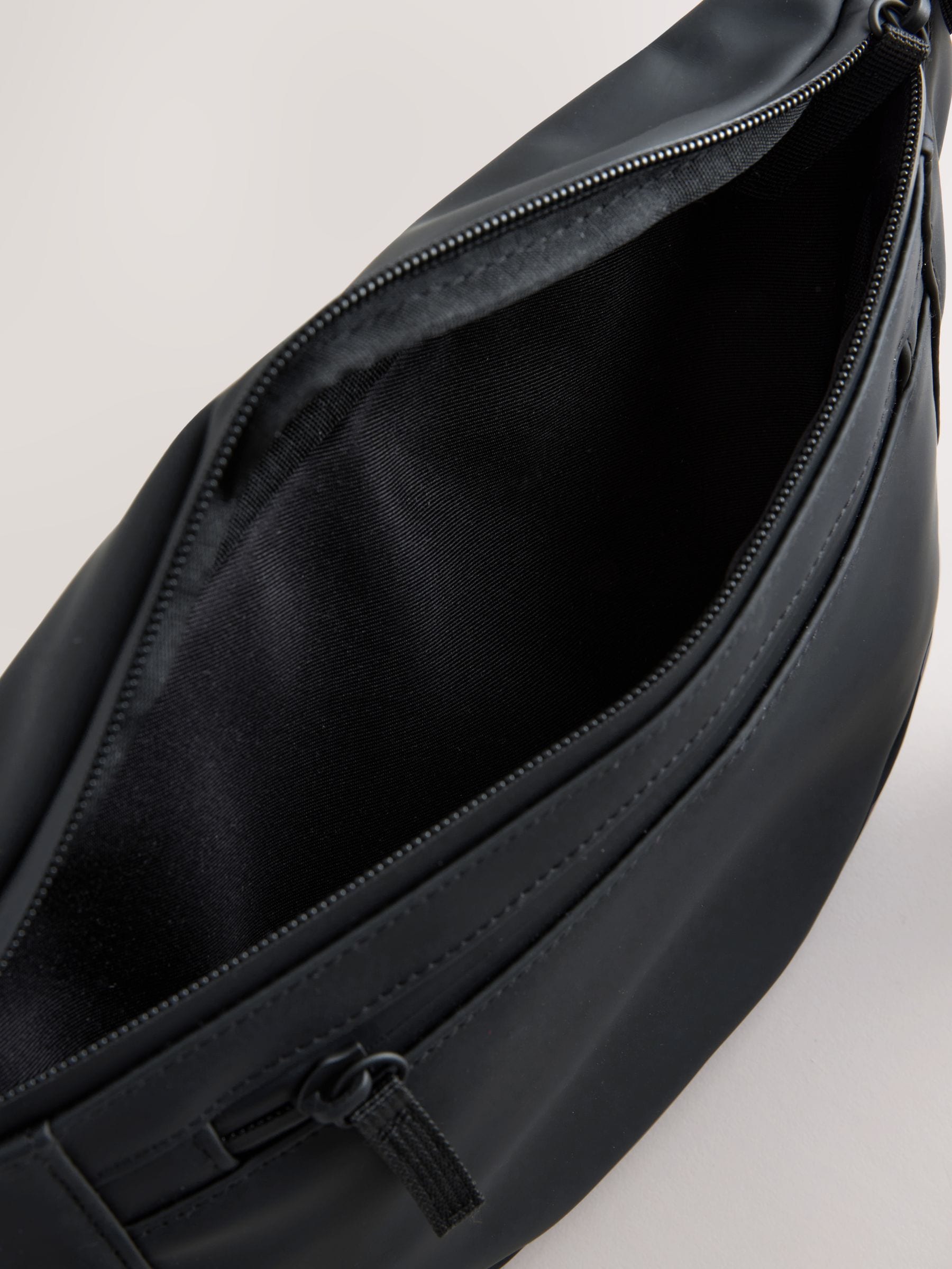 Black rubberised bum bag 17x30x4.5cm - British product