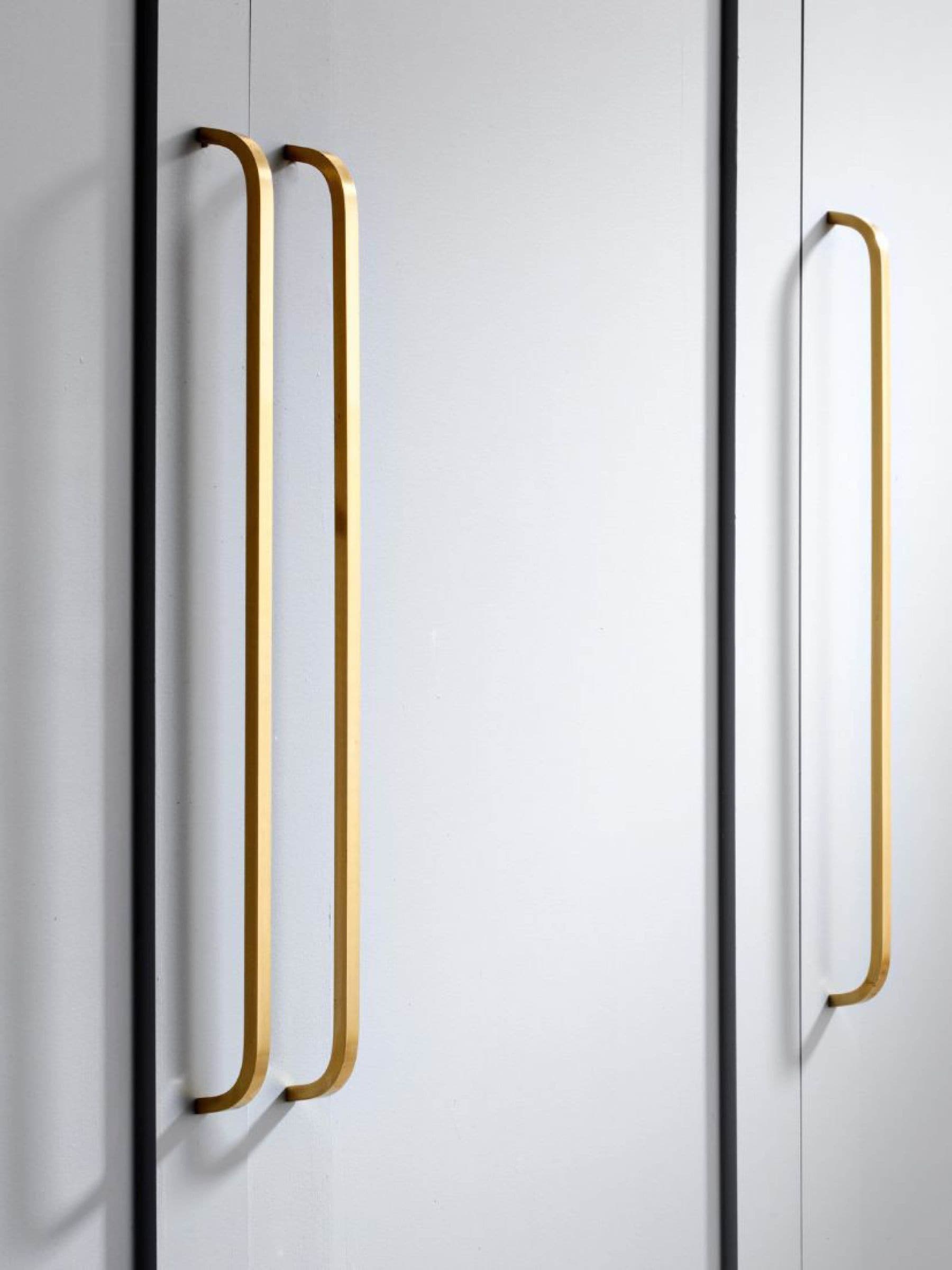 Pushka Home curved bar handle brushed gold 457mm, UK version