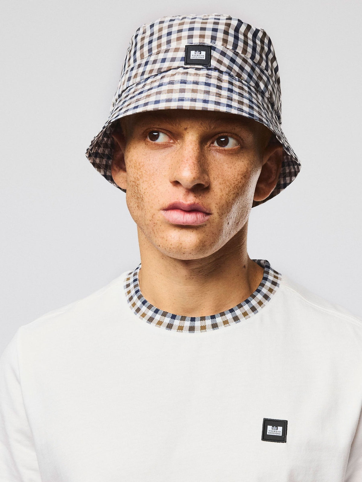 Weekend Offender bucket hat natural mid house check (British brand)