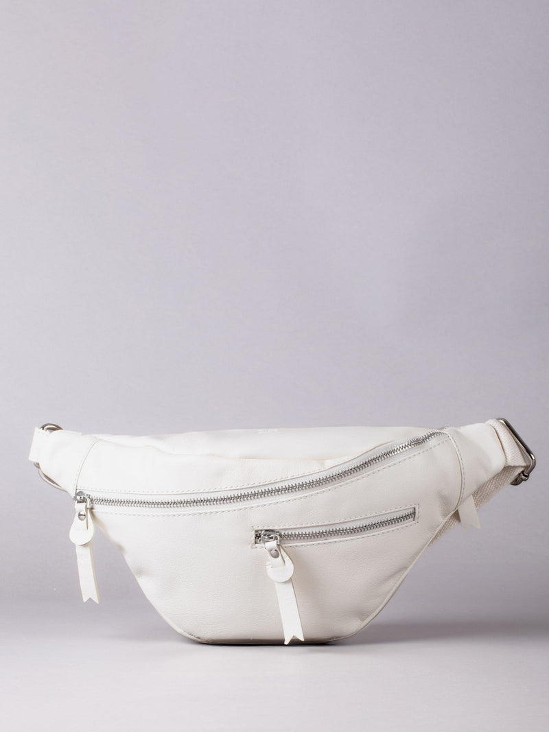 Lakeland Leather Black Tarn Sling Bag