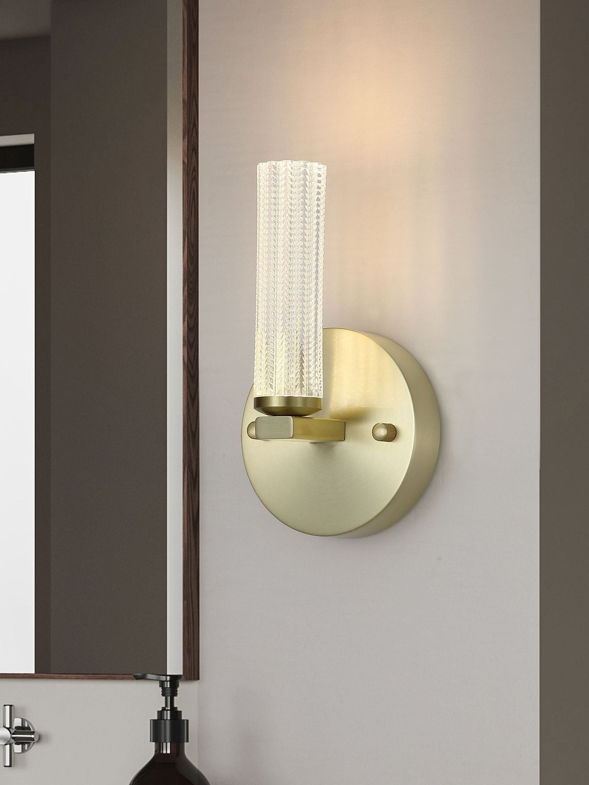 Searchlight Brass Della LED wall light, UK version