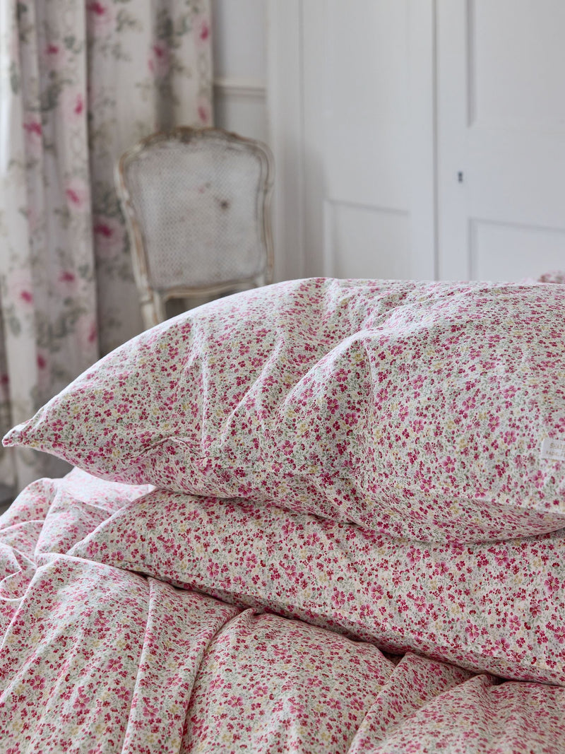 Shabby Chic set of 2 vintage ditsy pink pillowcases, UK version