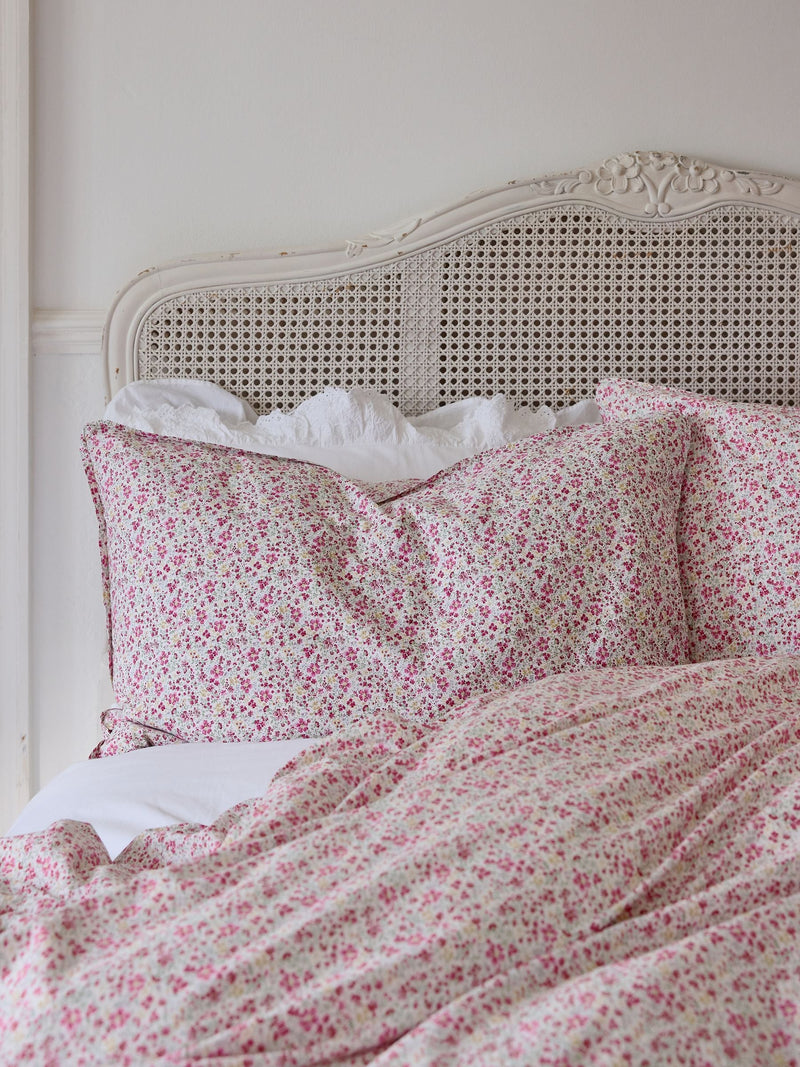 Shabby Chic set of 2 vintage ditsy pink pillowcases, UK version