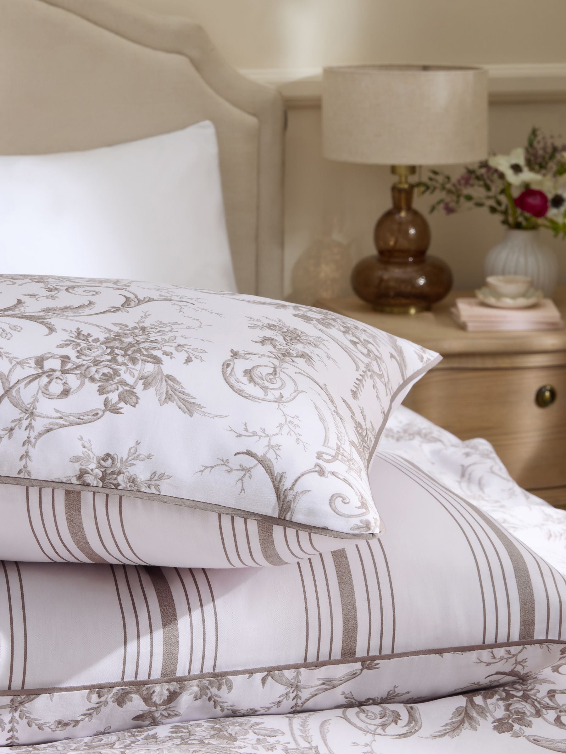 Laura Ashley Set of 2 Chocolate Truffle Tuileries 200 Thread Count Cotton Sateen Pillowcases Set