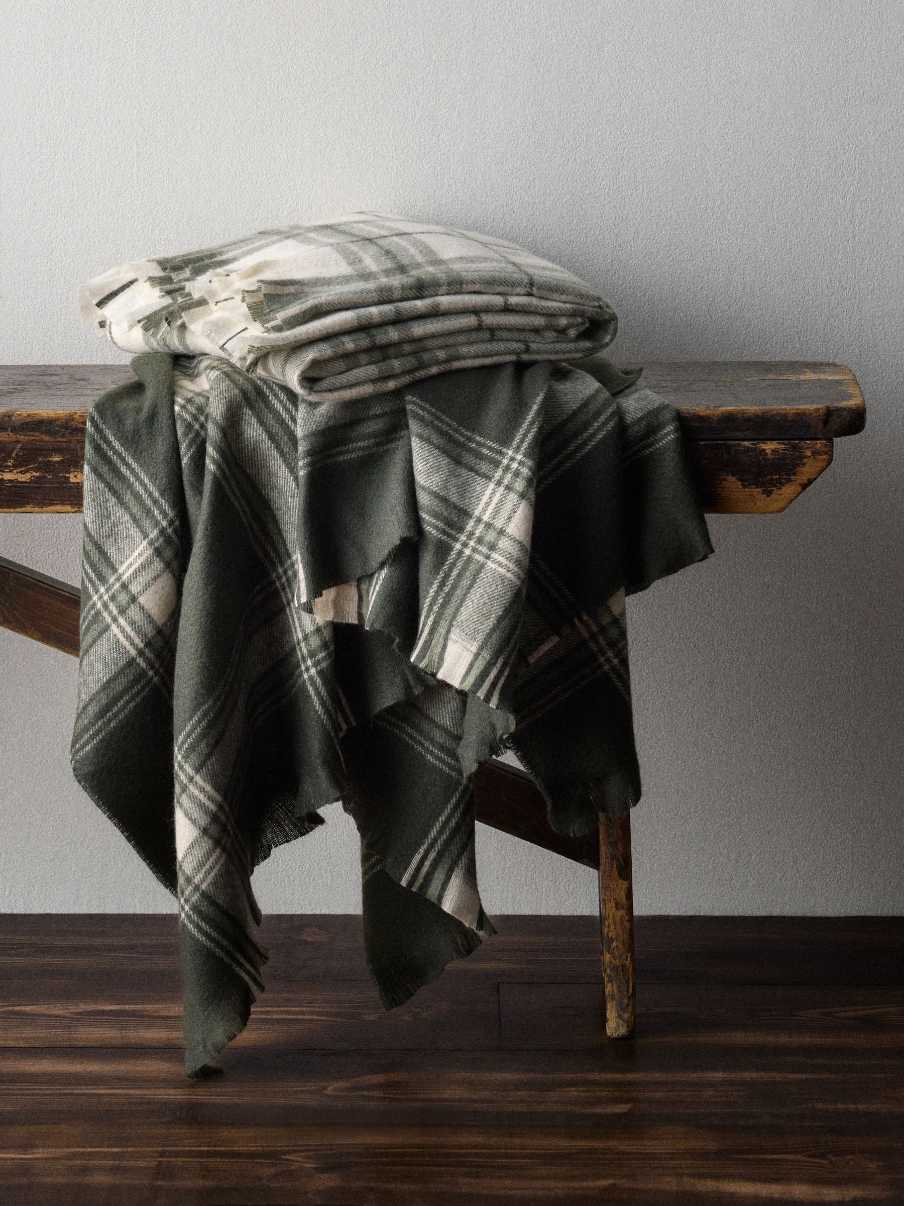 The Set 2 Pack Green Check Cosy Throws