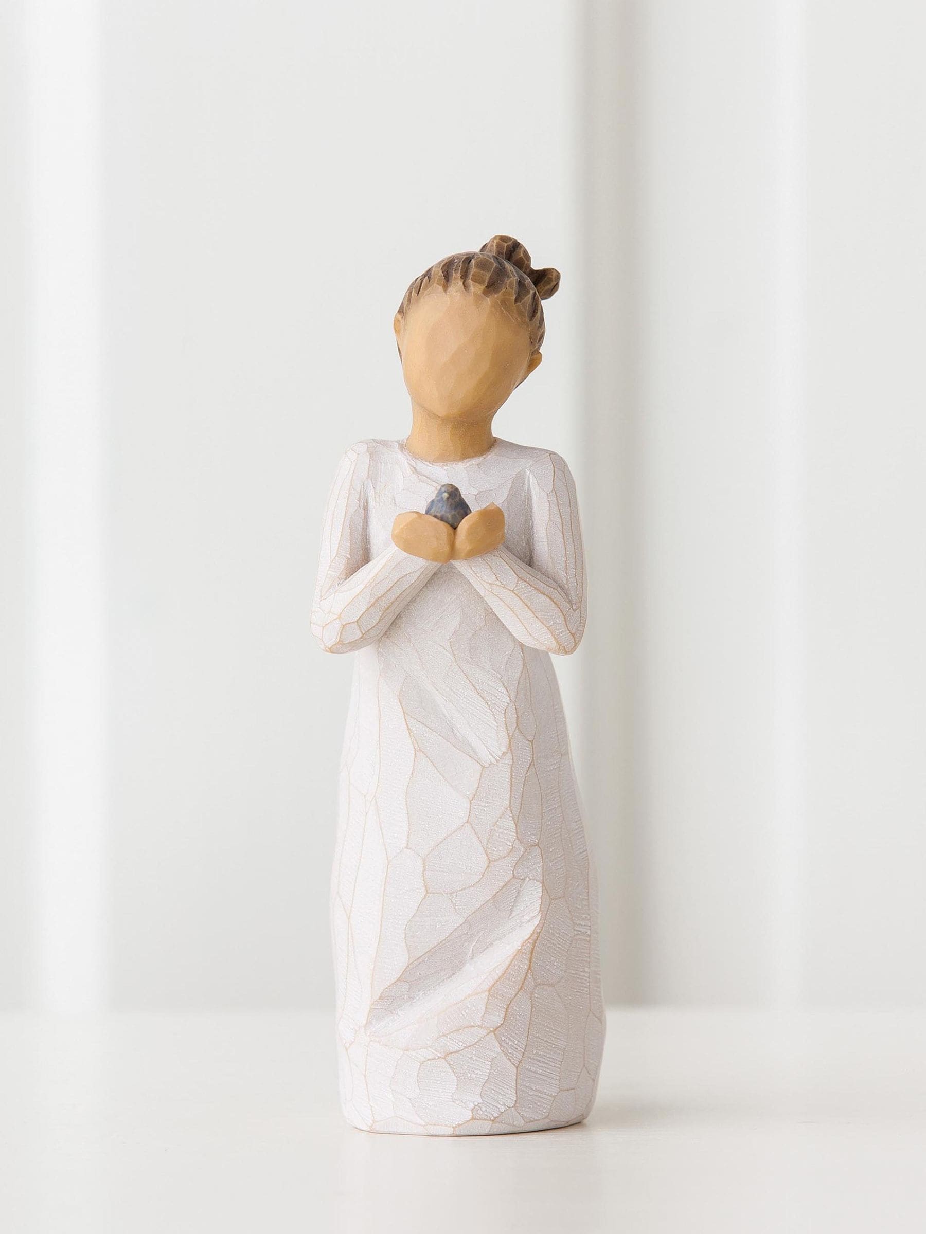 Willow Tree Off White Nurture figurine 14cm, UK version