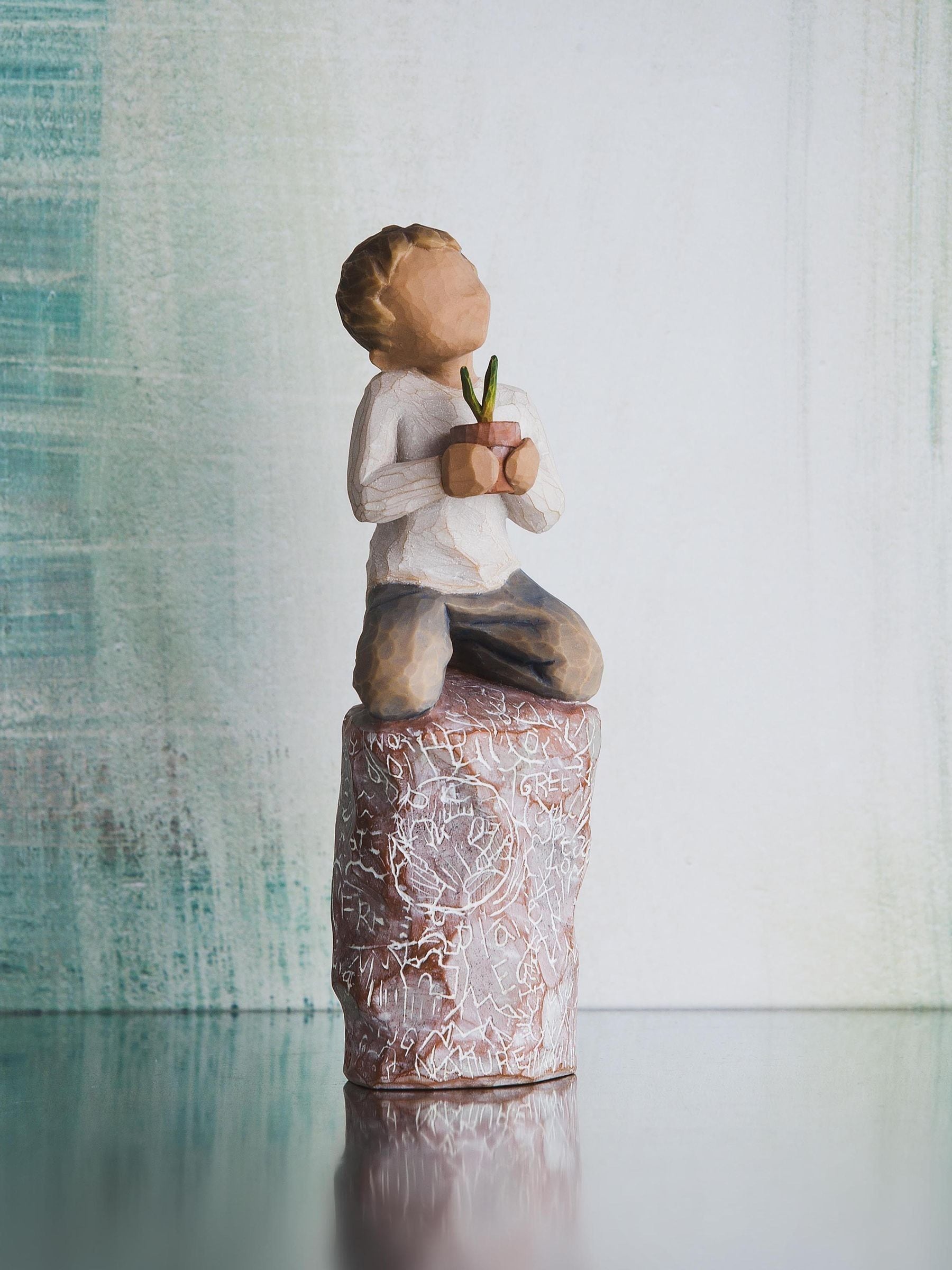 Willow Tree Something Special off-white figurine 14cm - British product