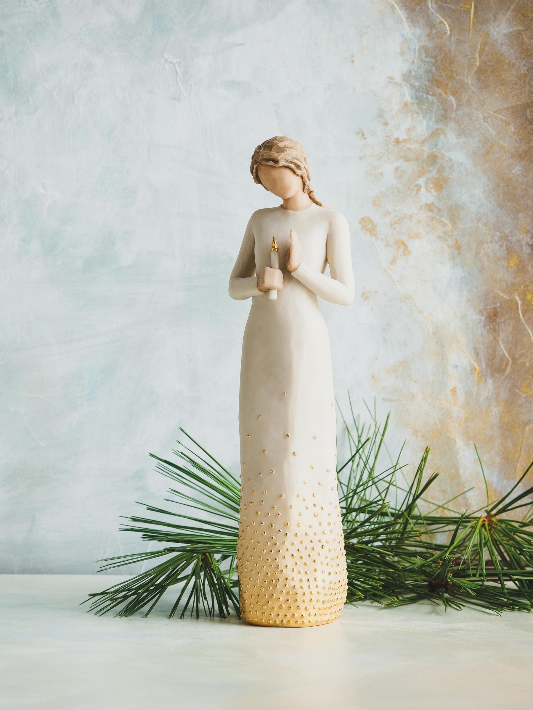 Willow Tree off white vigil figurine 25.5cm, UK version