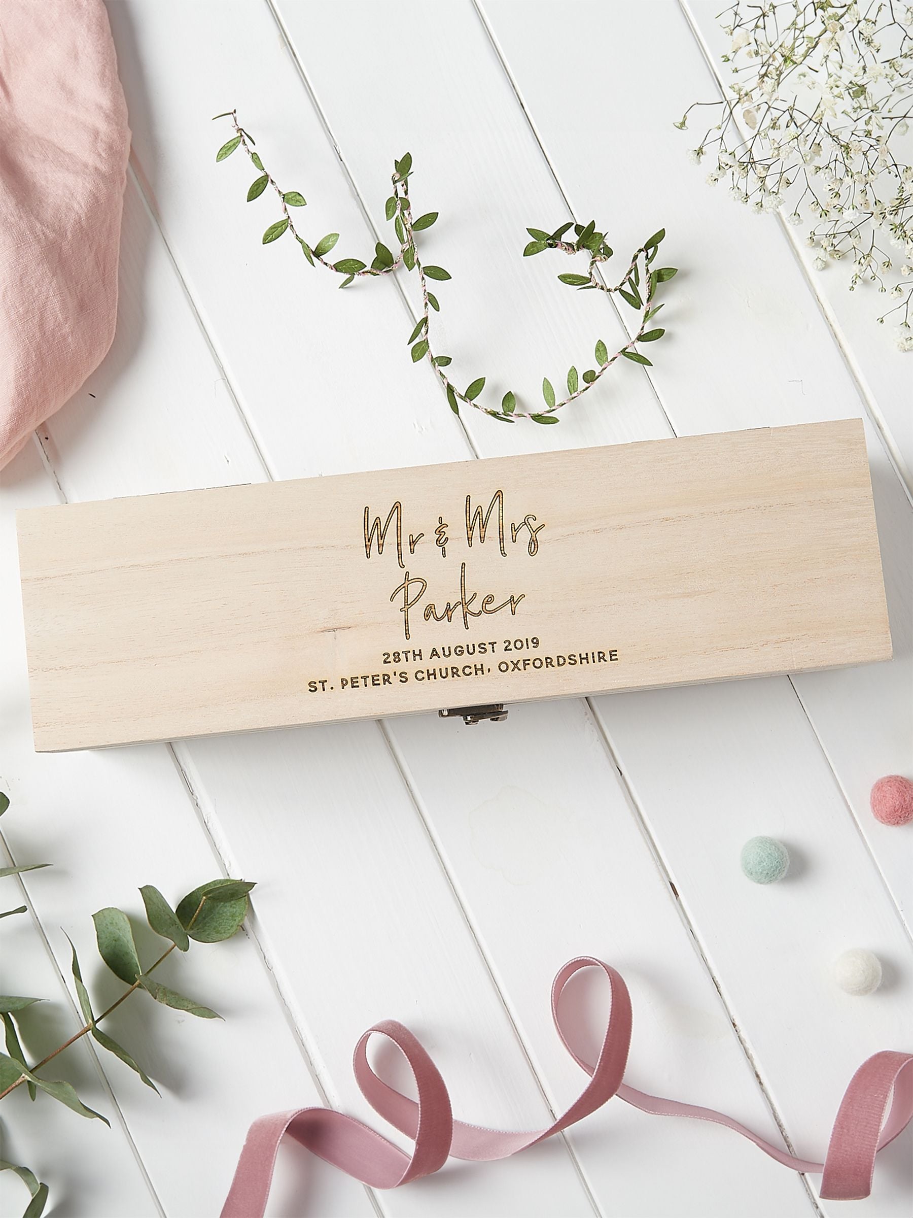 No Ordinary Gift personalised wooden wedding wine box 35x10x10cm (British brand)