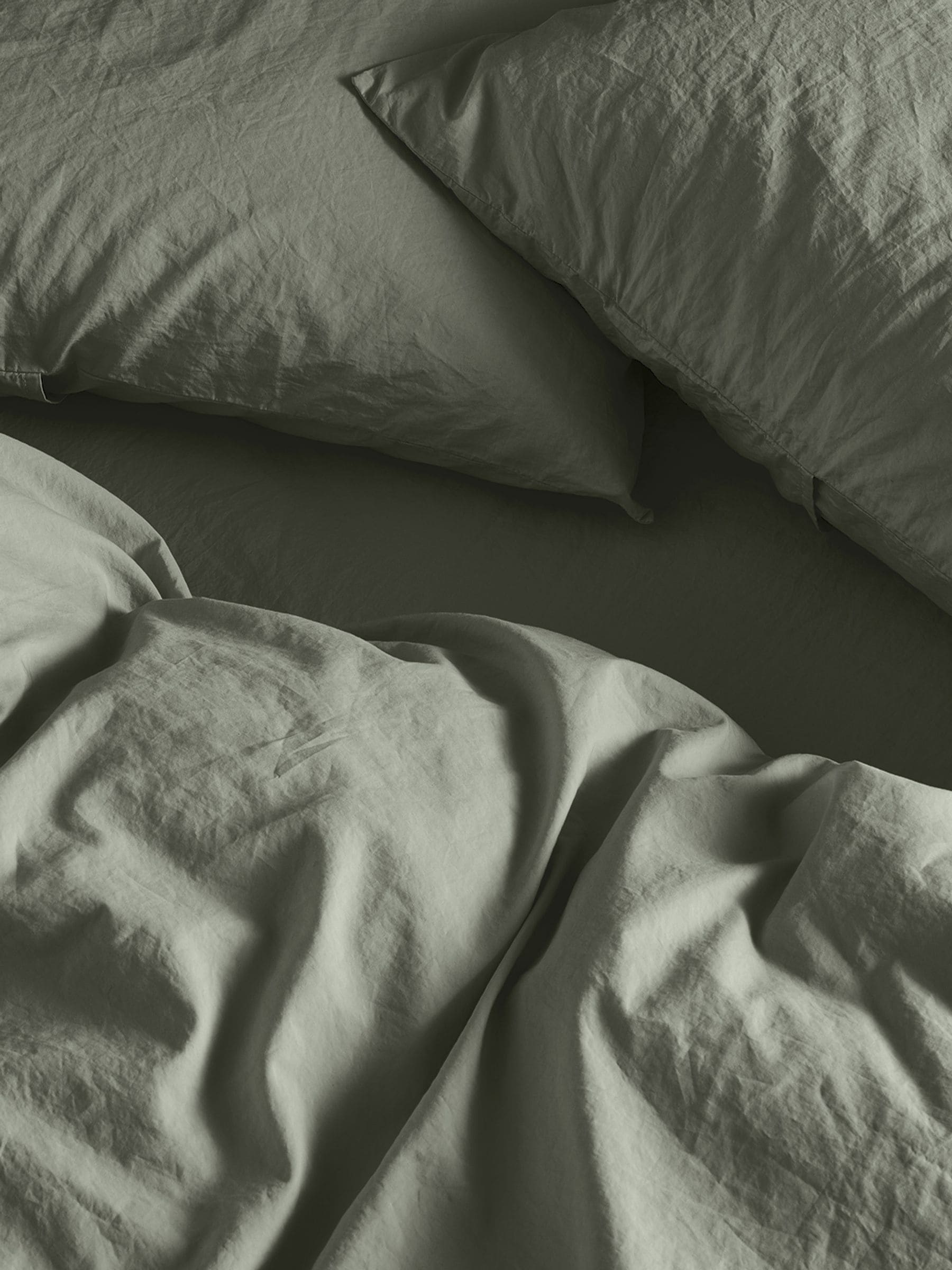 Bedfolk Green Relaxed Cotton Pillowcases Pair
