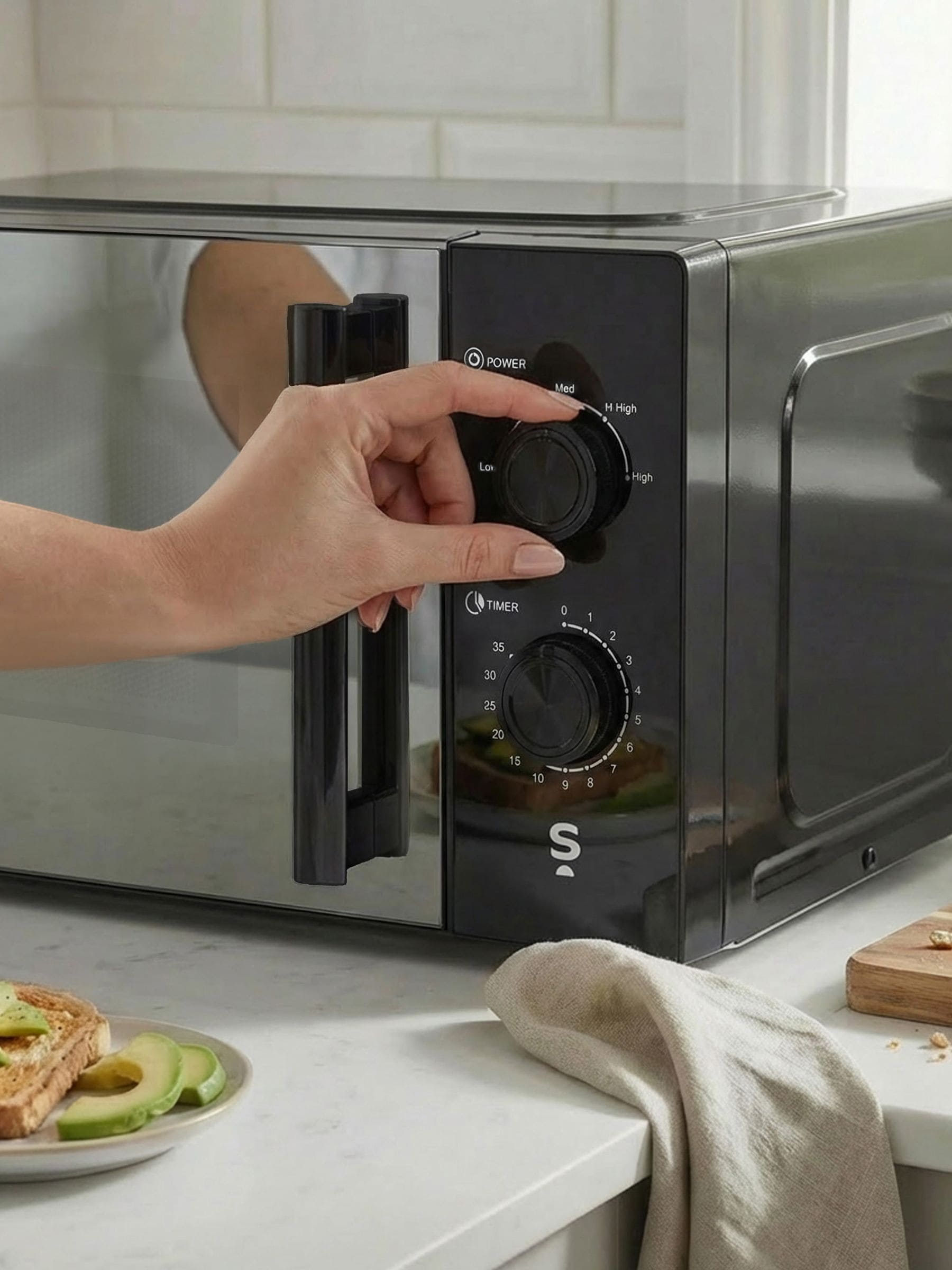 Salter black mirrored manual microwave 20L - British product