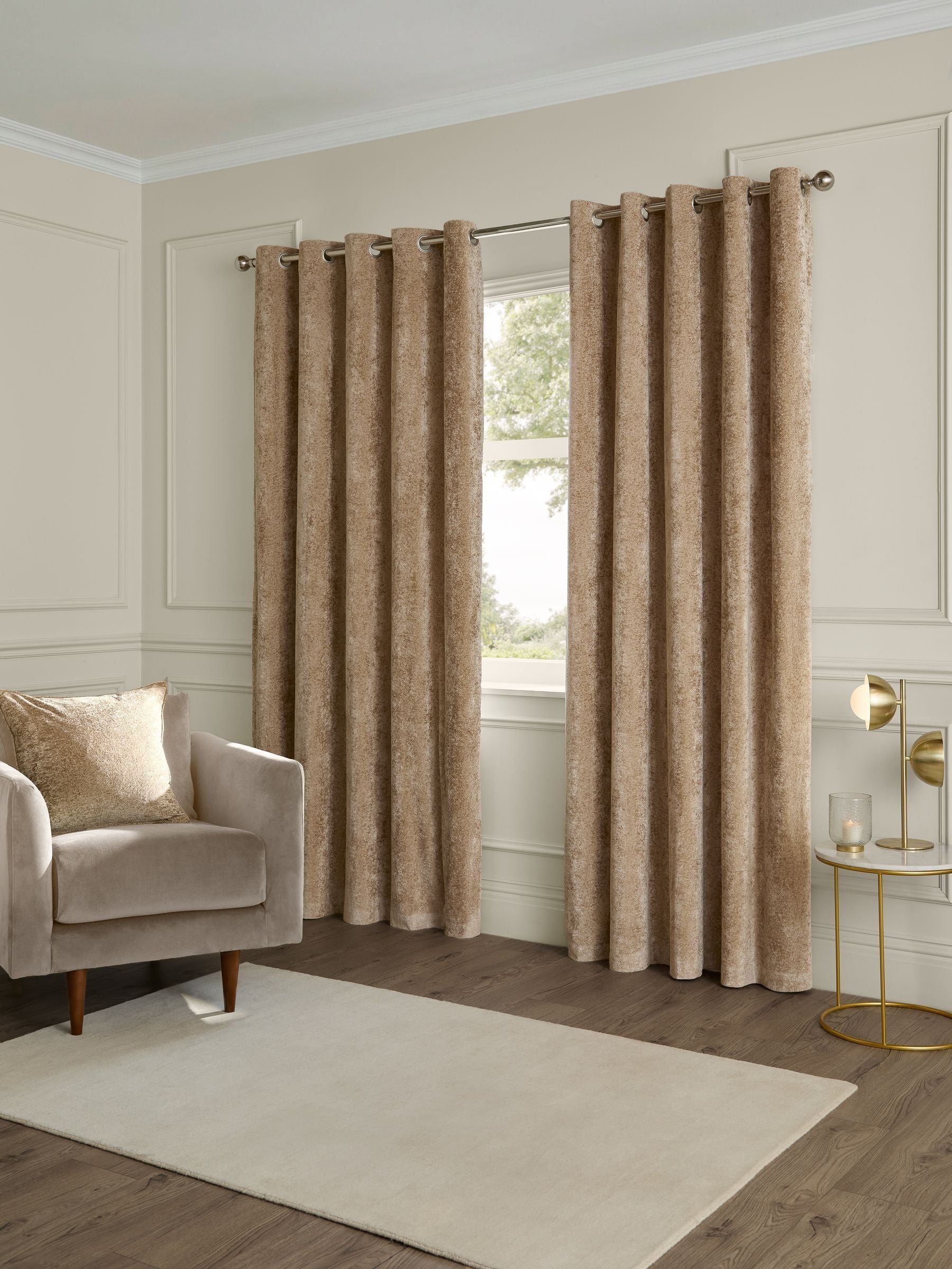 Paoletti champagne lustre velvet cushion 50x50 cm (British brand)