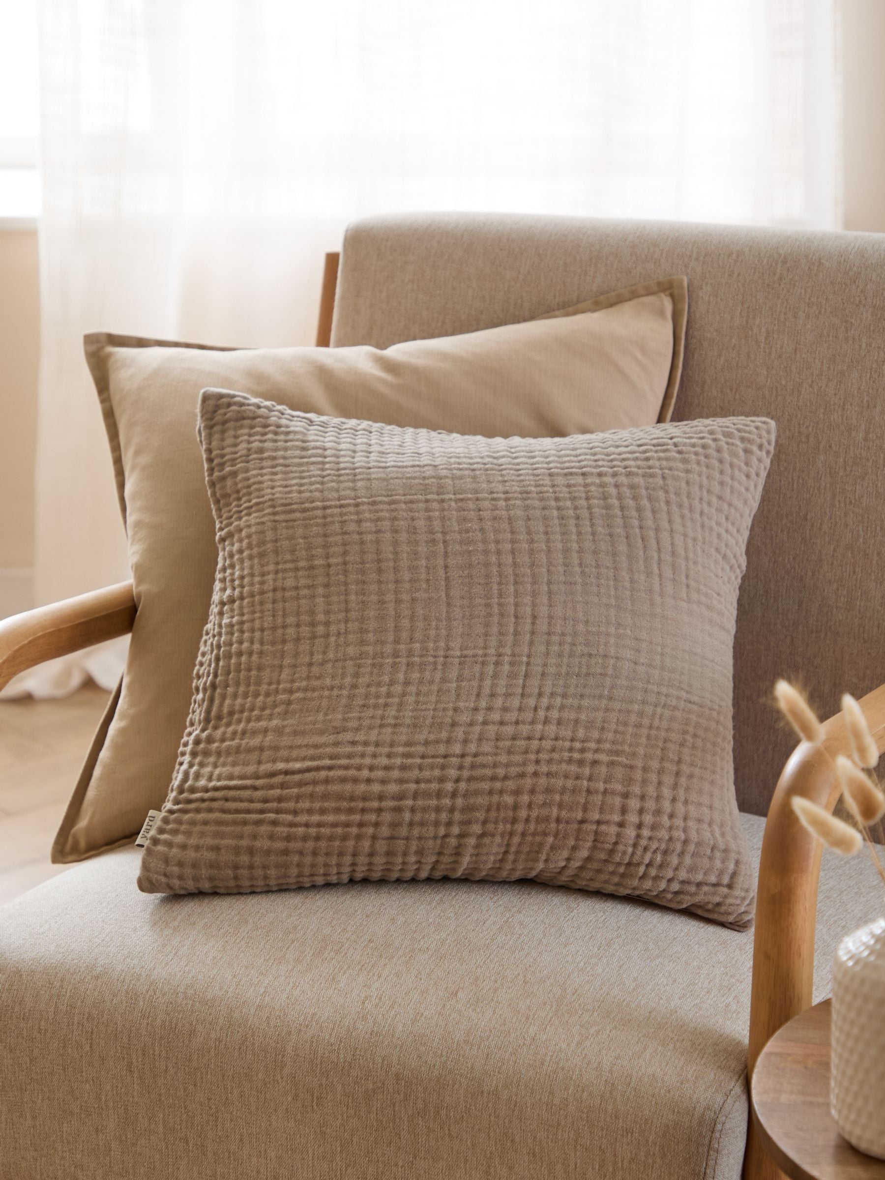 Yard Mole Lark muslin cotton cushion 45x45 - British product
