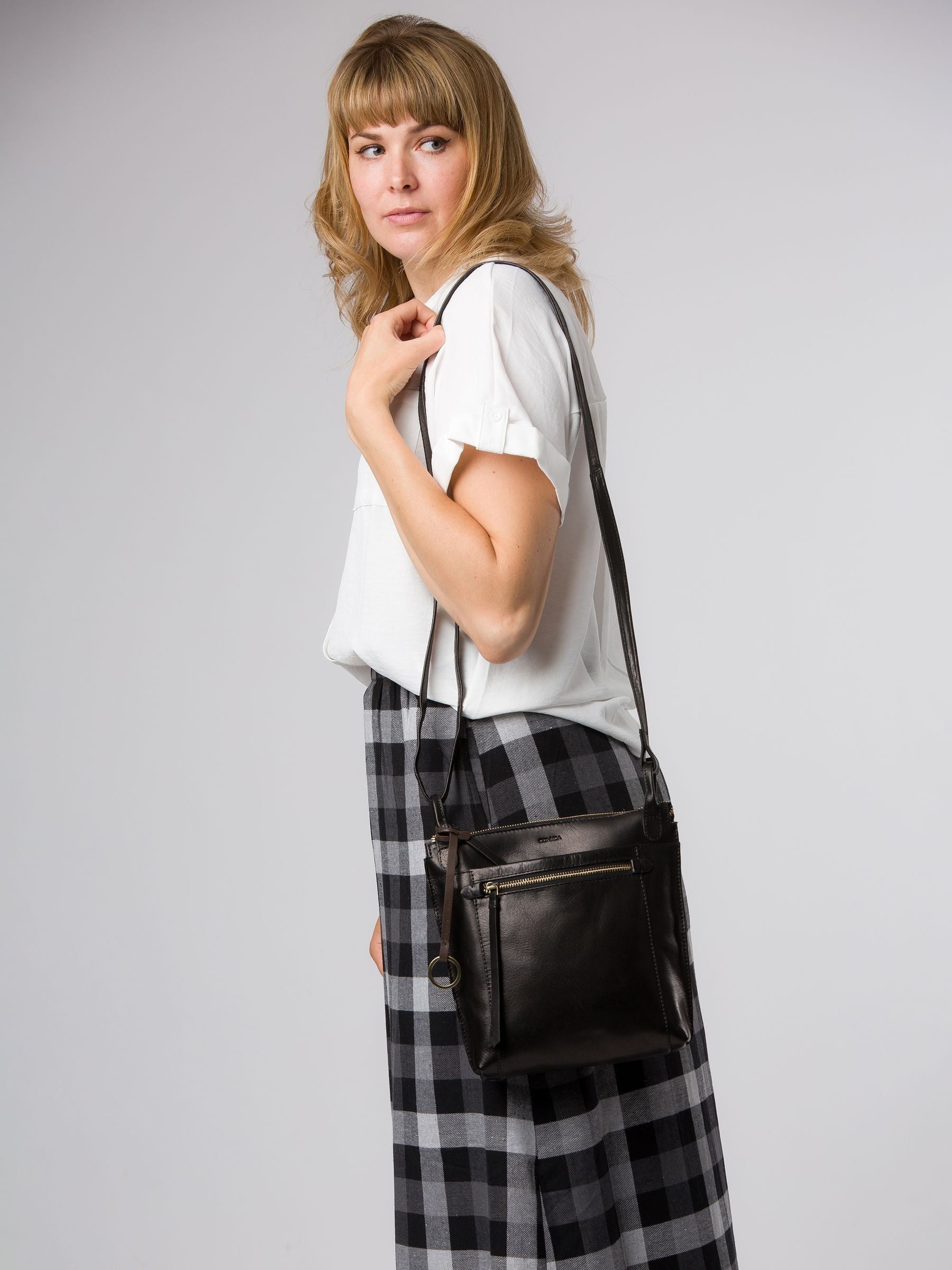 Conkca Zarro black leather shoulder bag (British brand)