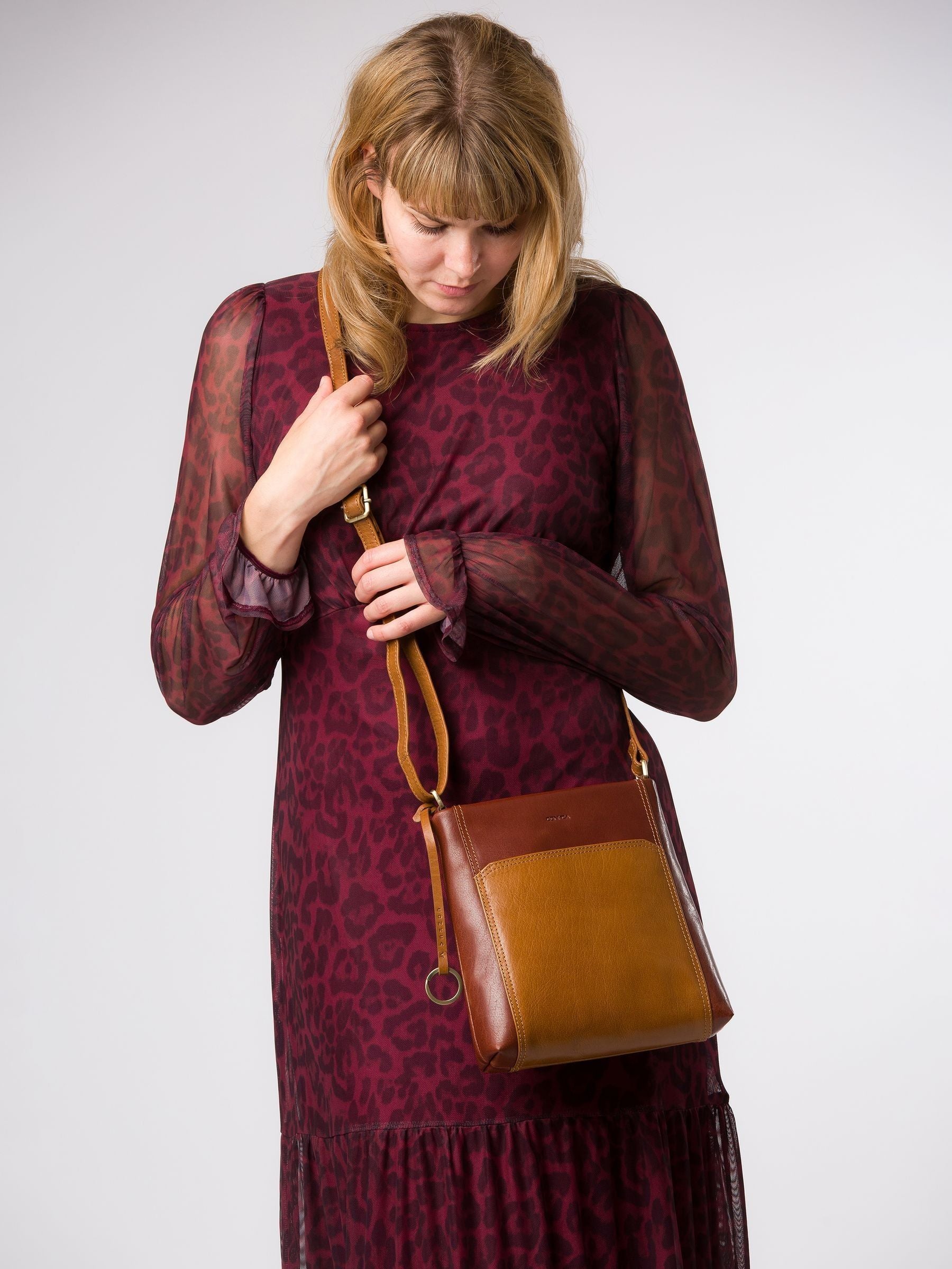 Conkca Marissa cross-body bag brown leather, imported from the UK