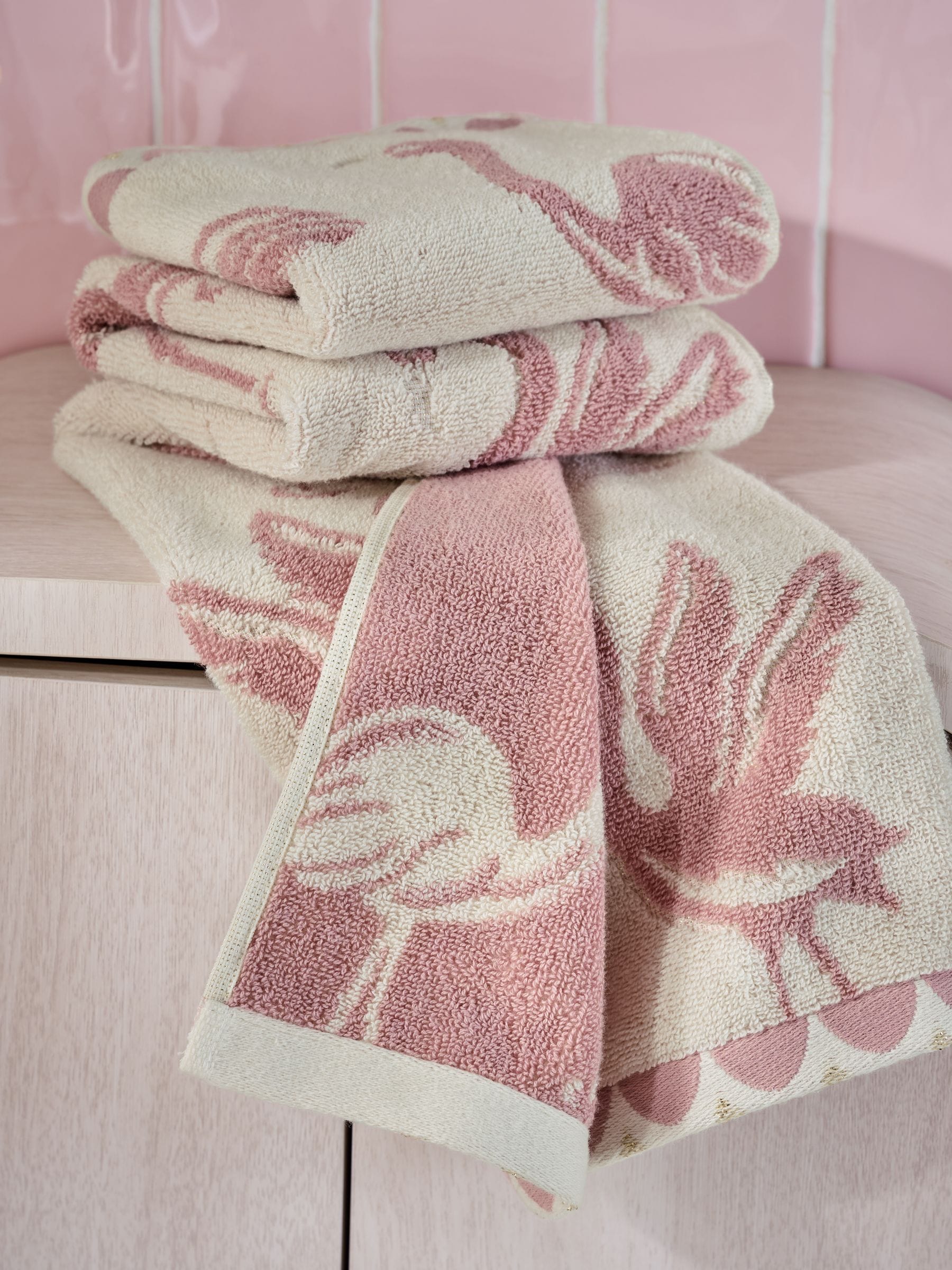 Pink Flamingo towel with sparkle detail hand and bath sizes - British product