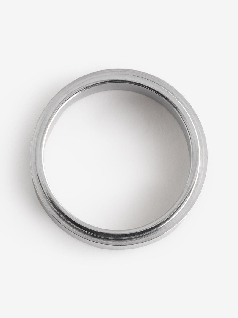 Stainless steel spinner ring, imported from the UK