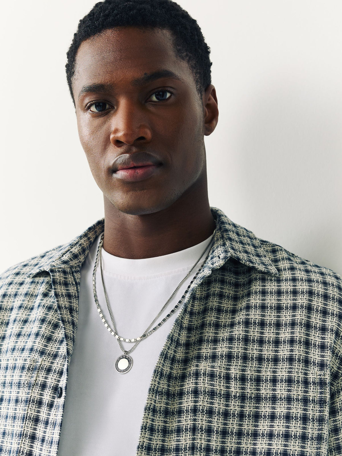 Silver tone layered coin pendant necklace - British product