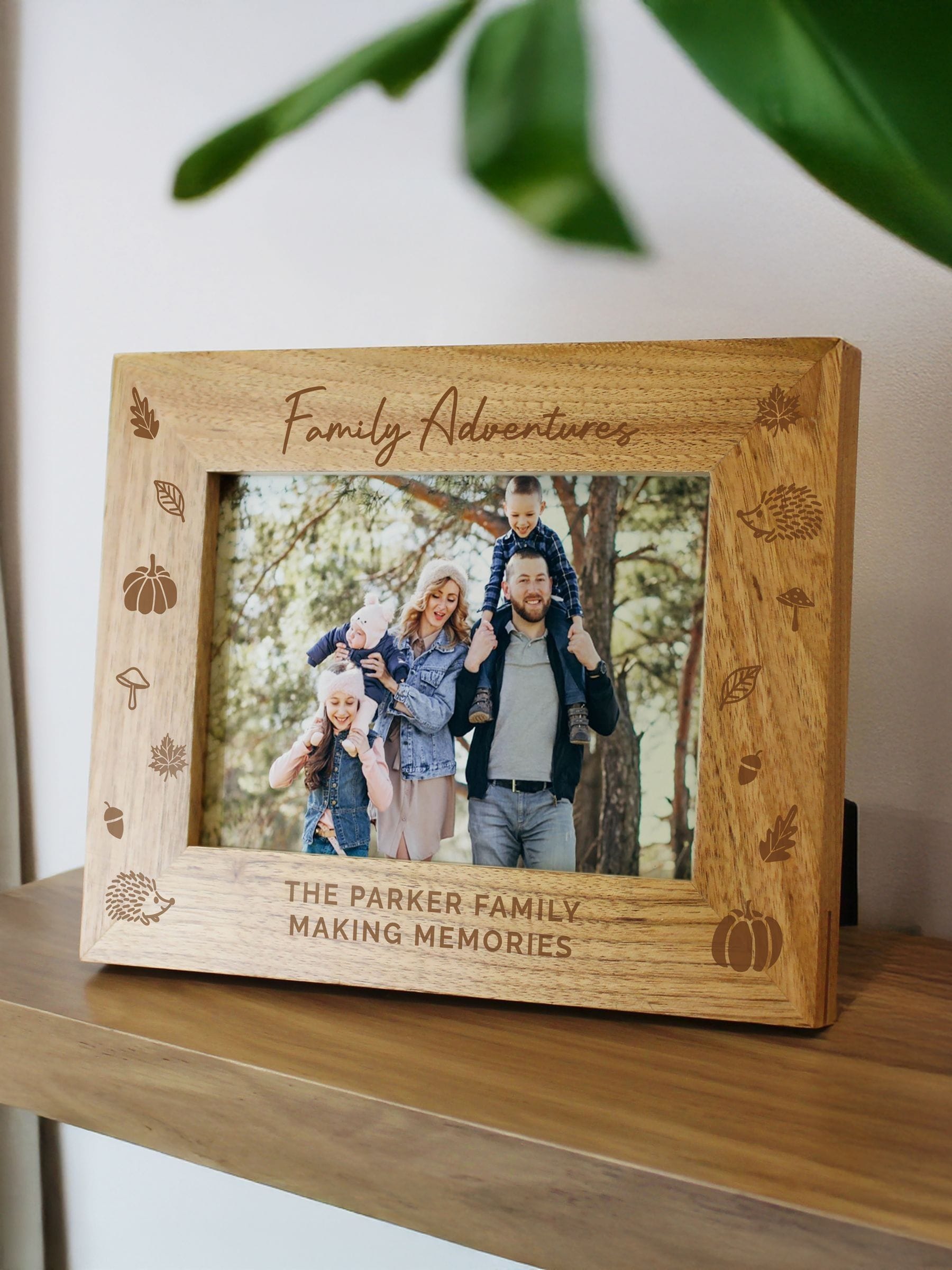 PMC personalised autumn 6x4 wooden photo frame (British brand)