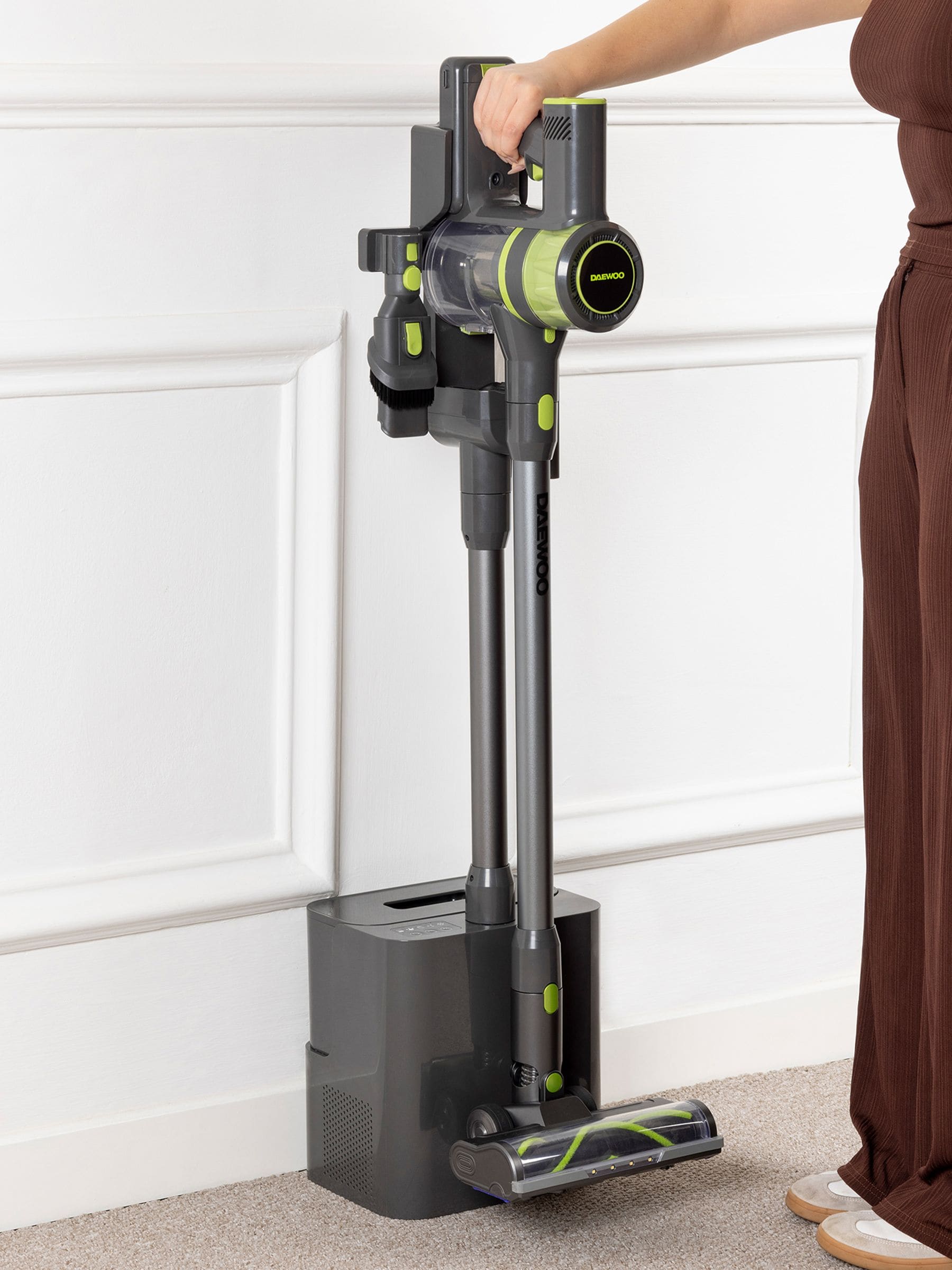 Daewoo grey cyclone cordless vacuum autoclean - British product