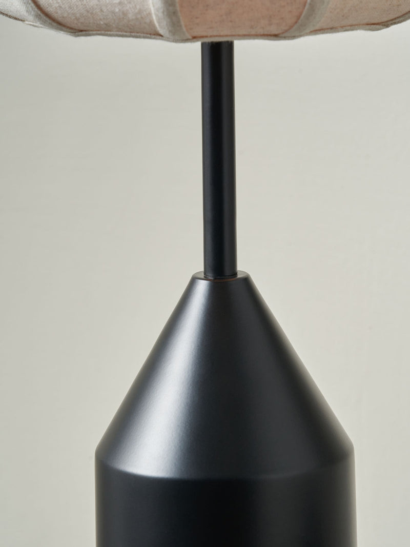 Pacific Oscar table lamp black (British brand)