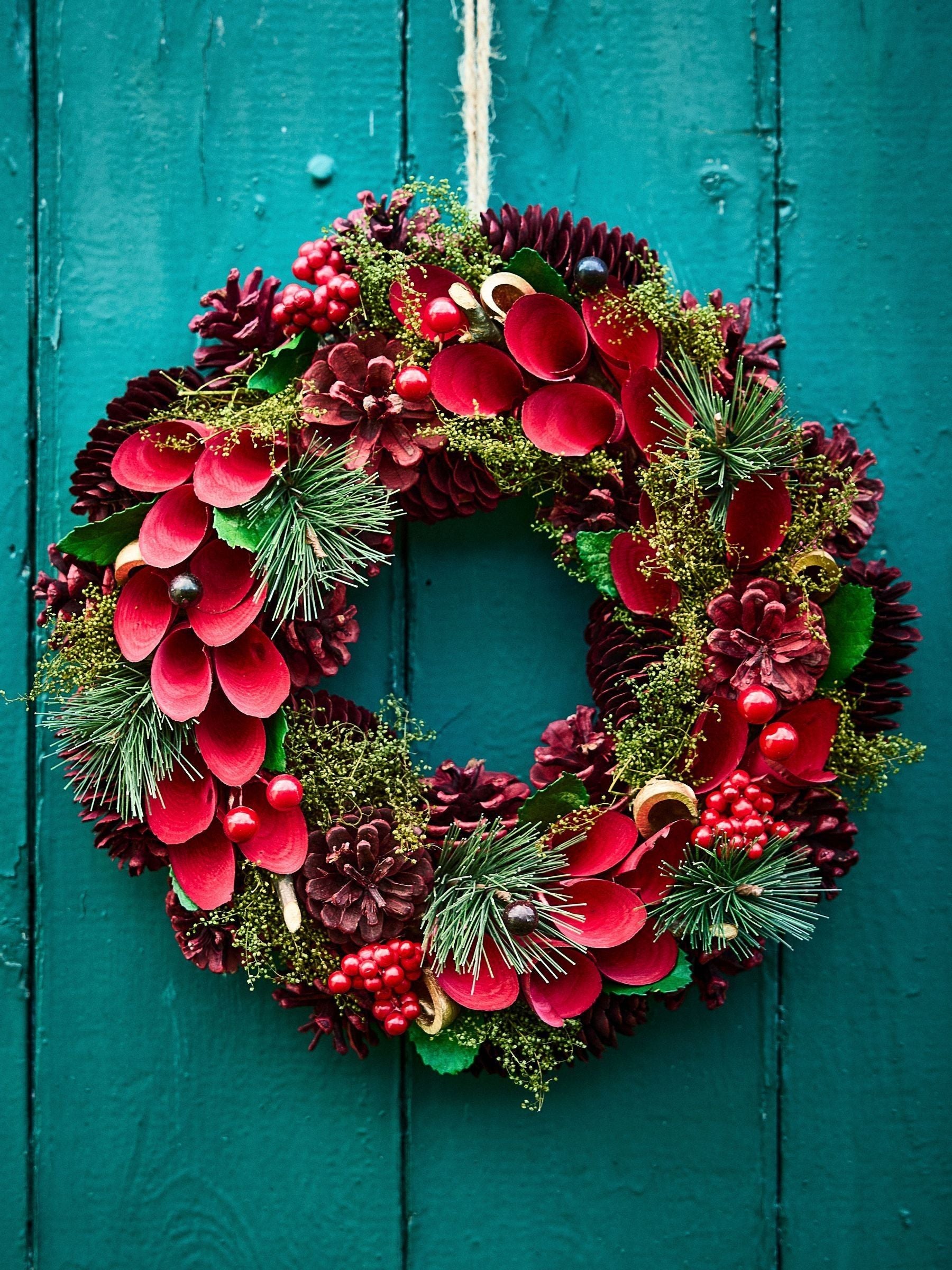 Dibor Cluster Berries wreath 30cm, imported from the UK