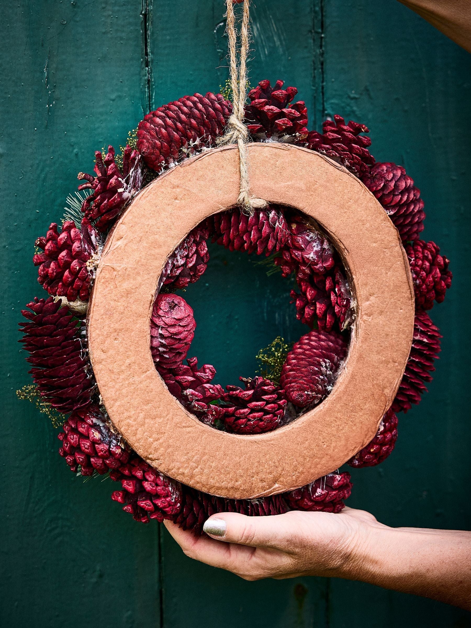 Dibor Cluster Berries wreath 30cm, imported from the UK