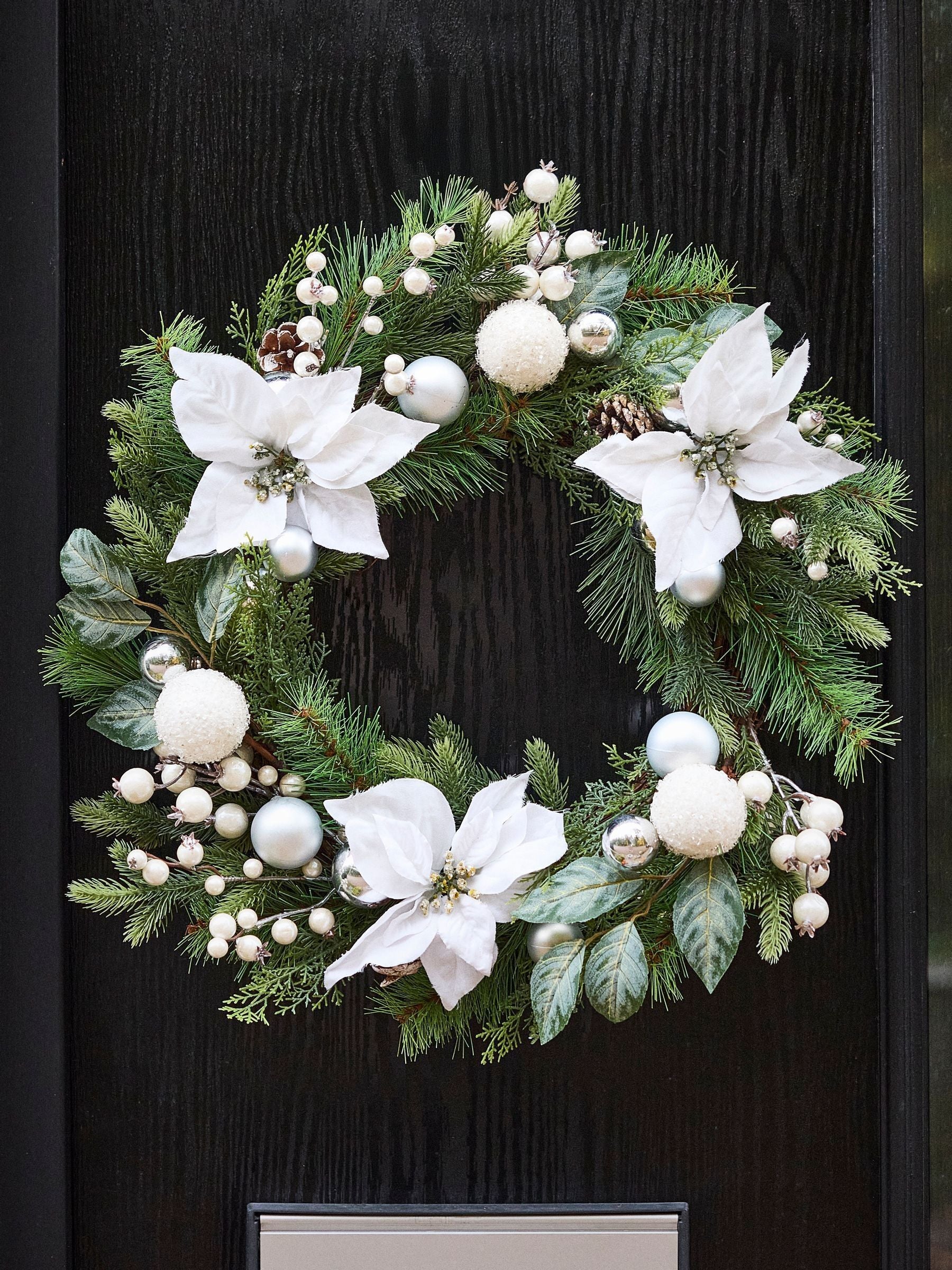 Dibor Snowdrift 42cm white Christmas wreath (British brand)