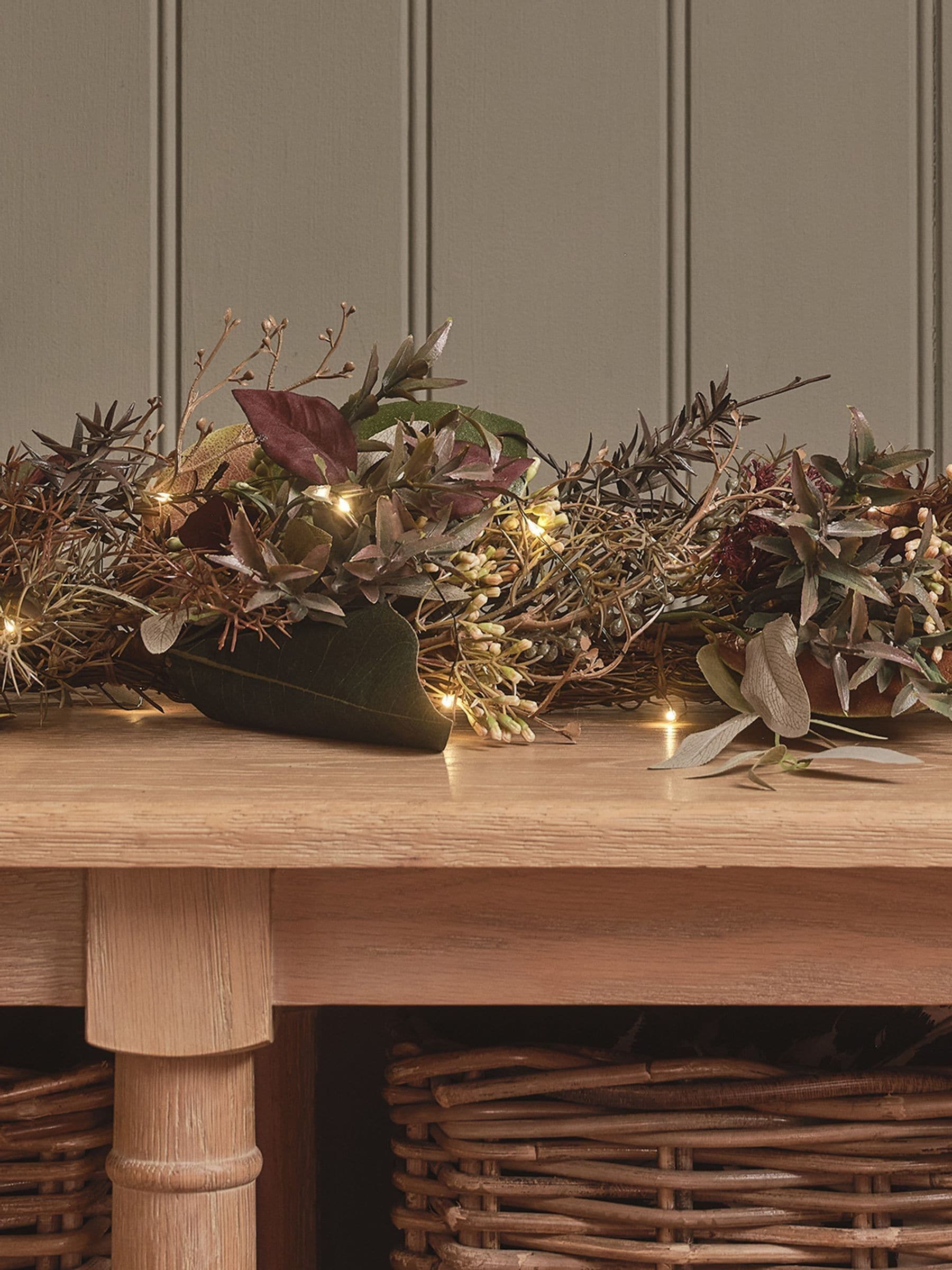 Lights4fun pre lit autumn winter garland 2m - British product