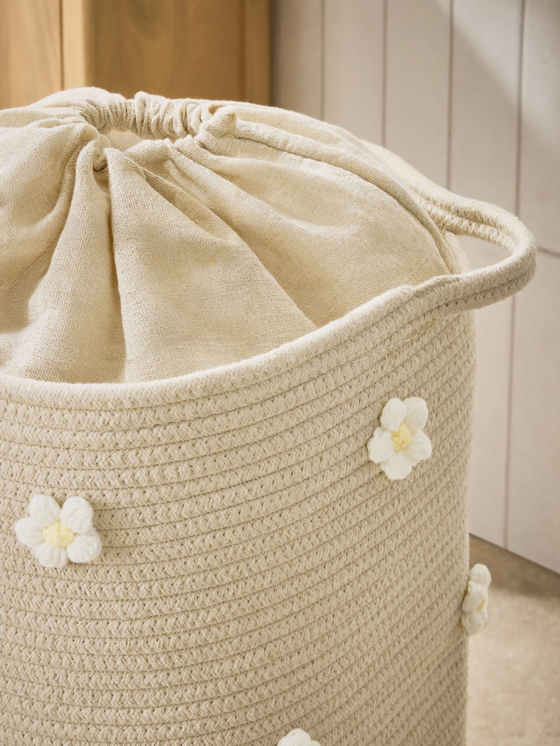 Daisy laundry basket with woven fabric carry handles (British brand)