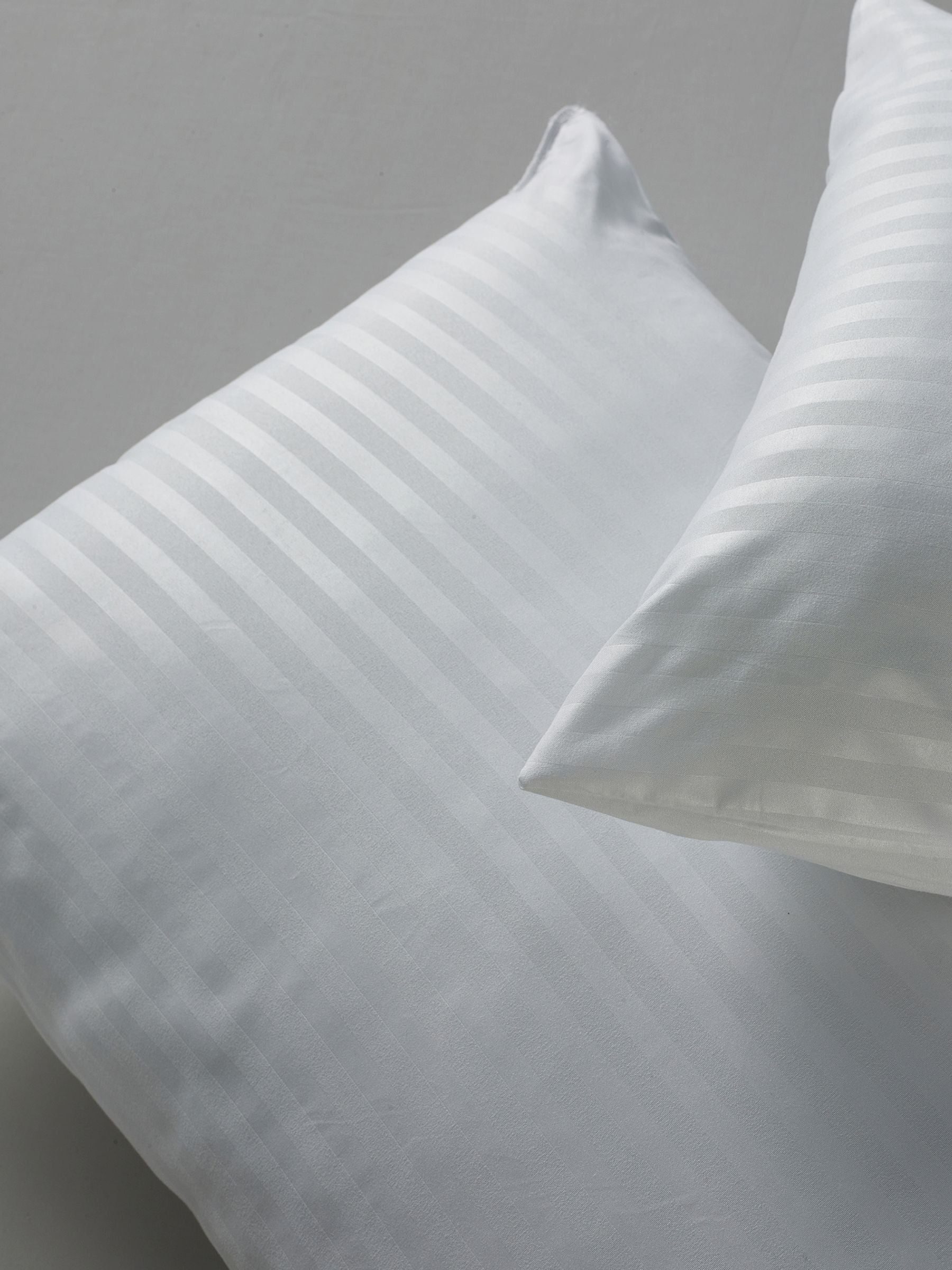 Downland hotel pillow pair 46x69cm - British product