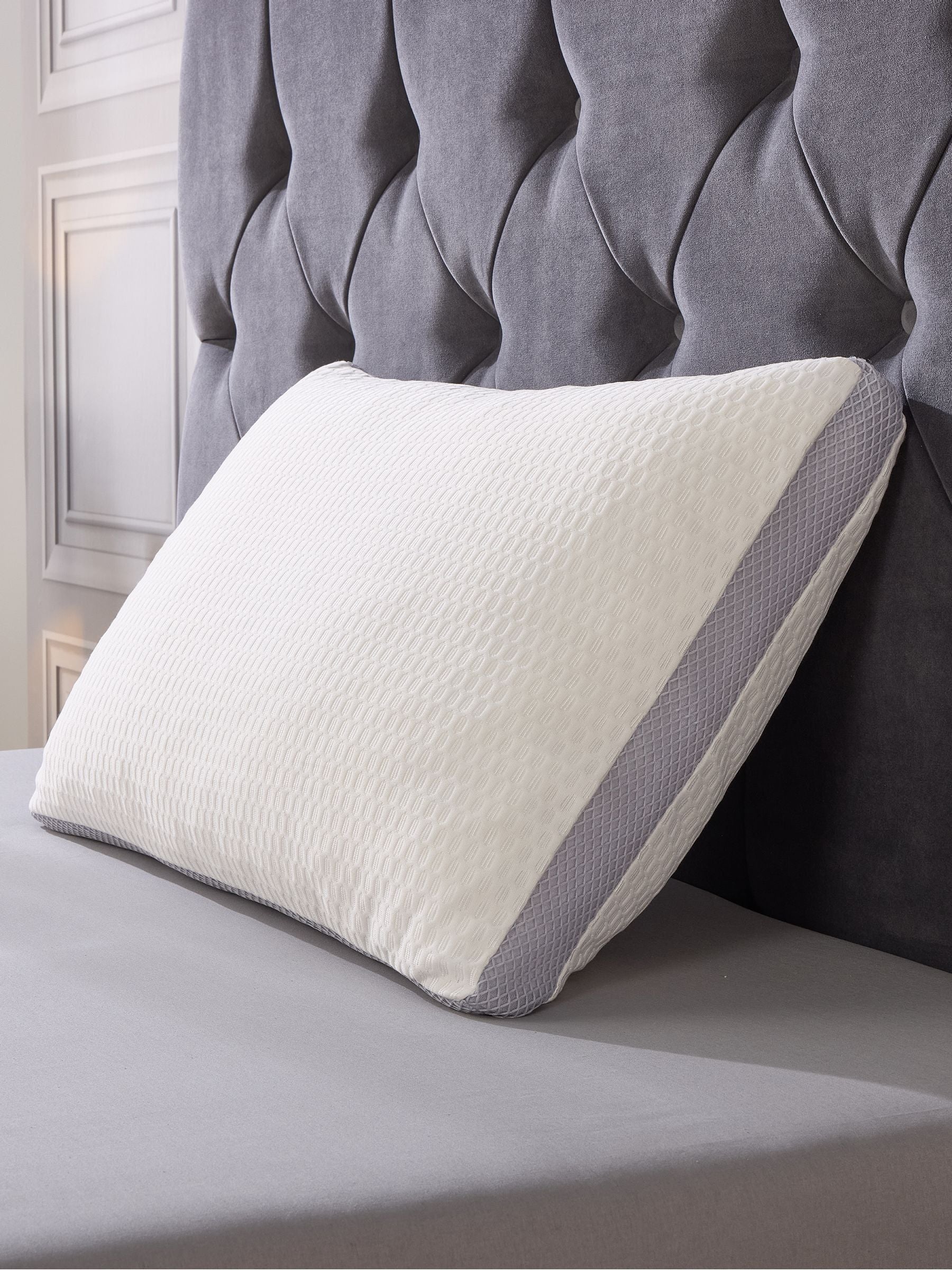 Downland Air-Flow Breathable Pillow (British brand)