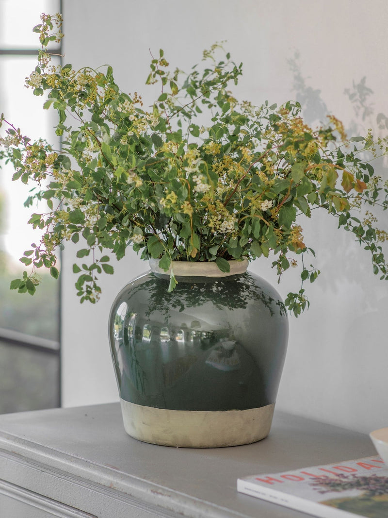 One.World Green Carlingford squat urn 28cm, UK version