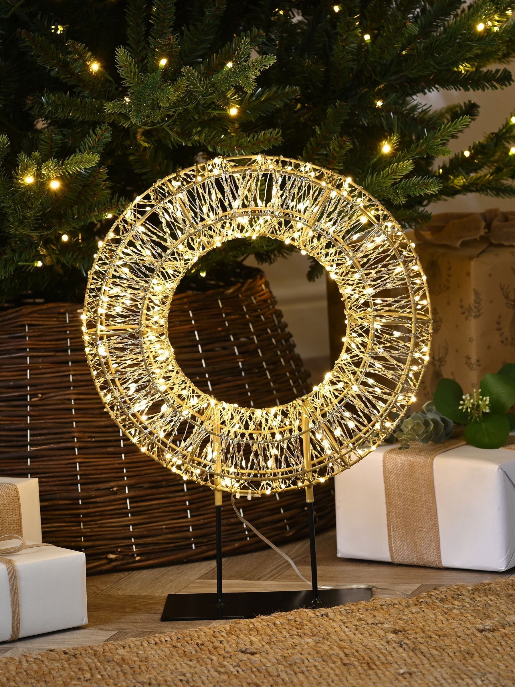 Festive gold shimmer wreath 45cm with warm white LEDs (British brand)