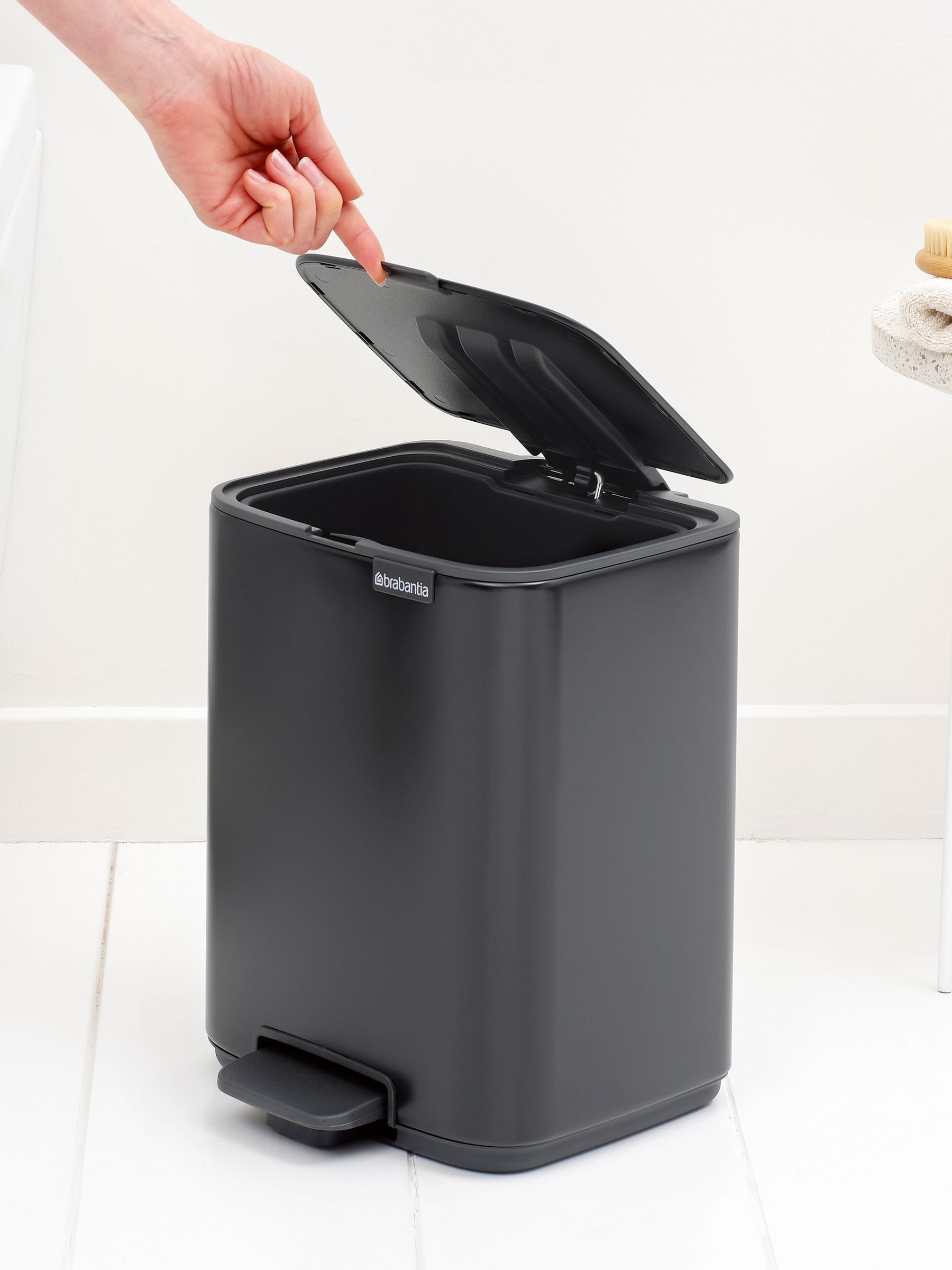 Brabantia Bo pedal bin matt black 7L (British brand)