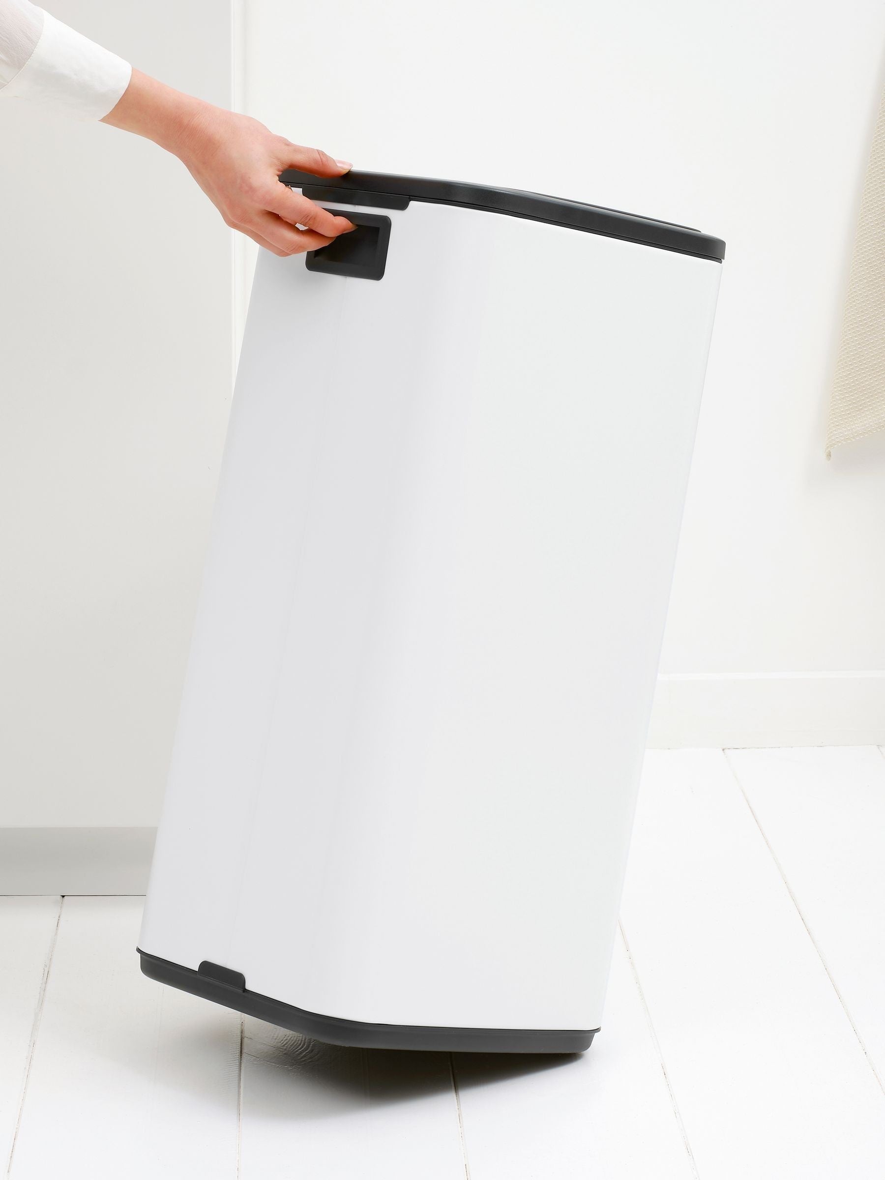 Brabantia white pedal bin 30 litres, UK version