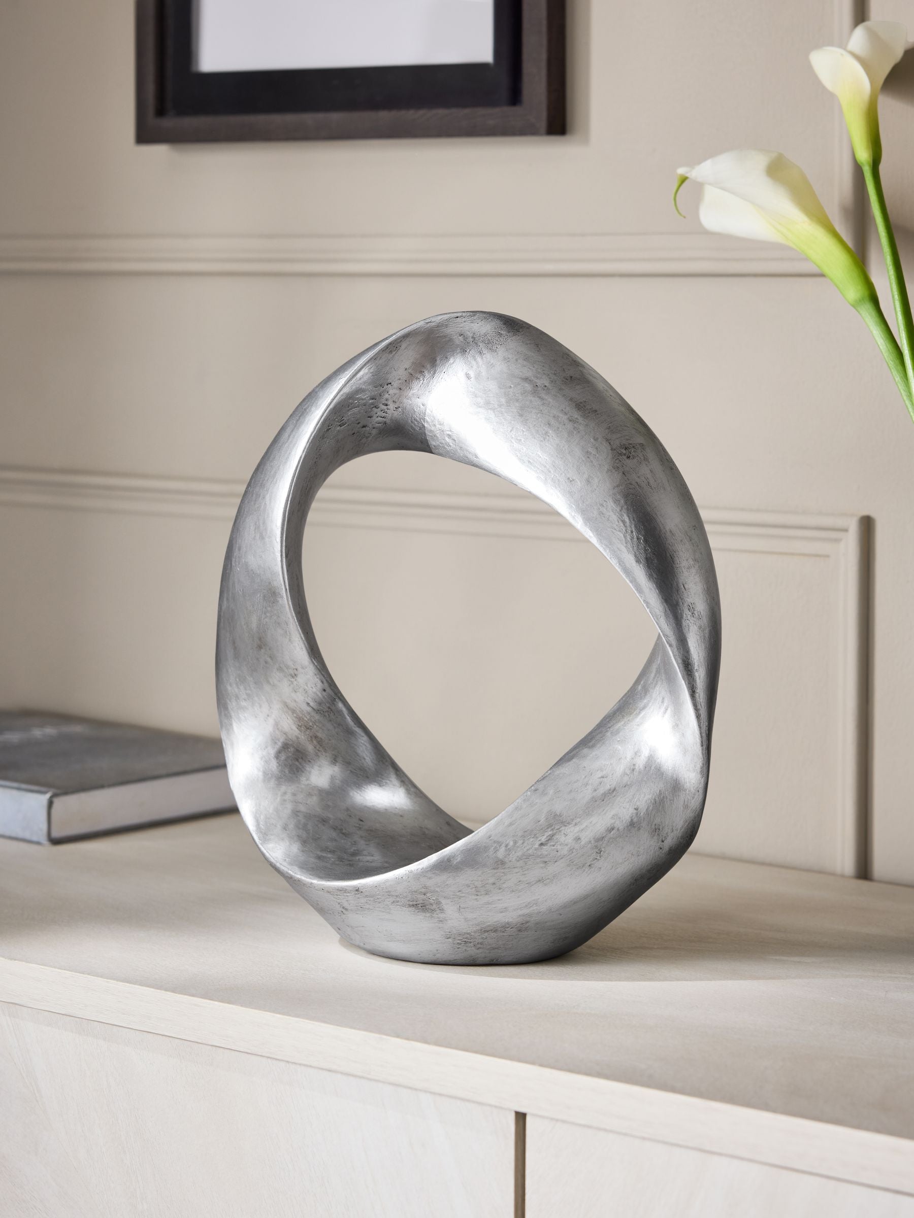 Gold Metal Twist Loop Ornament Single Decoration 28cm Height