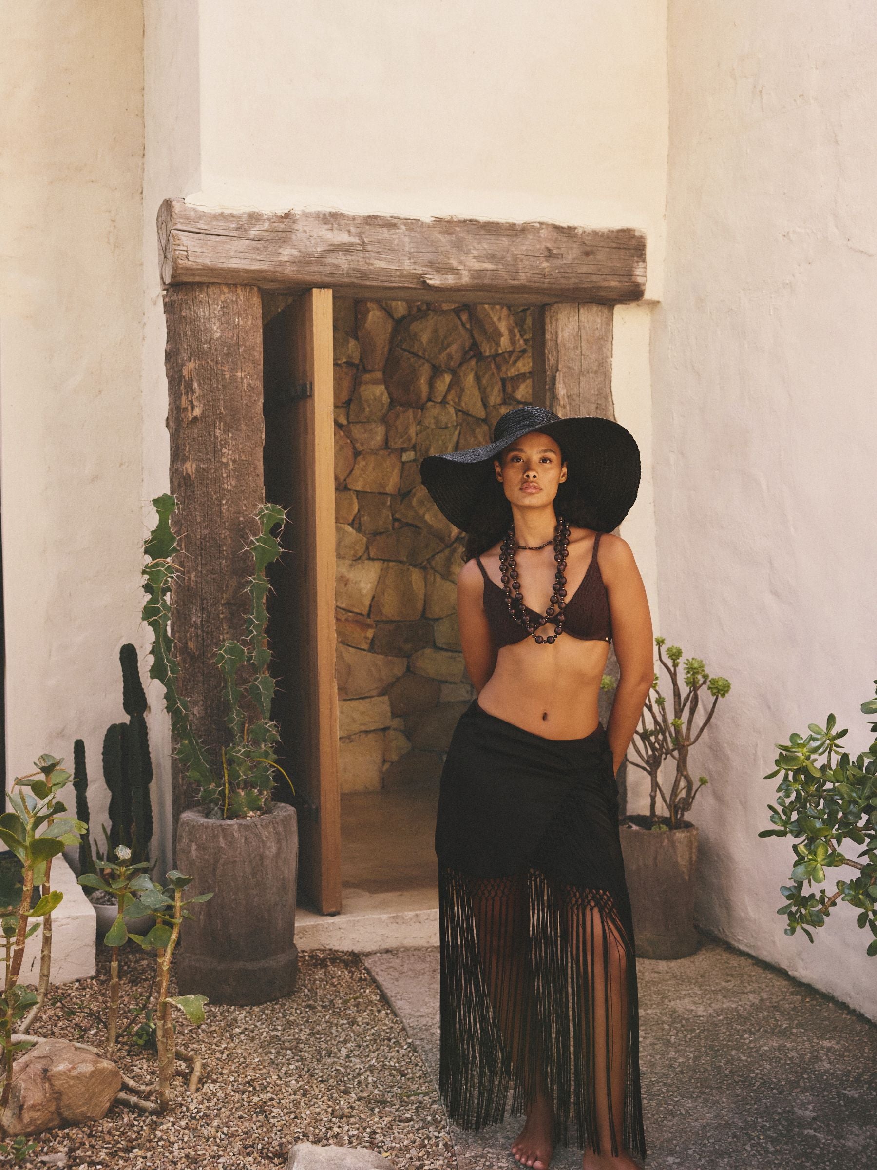 Black oversized brim floppy straw hat (British brand)