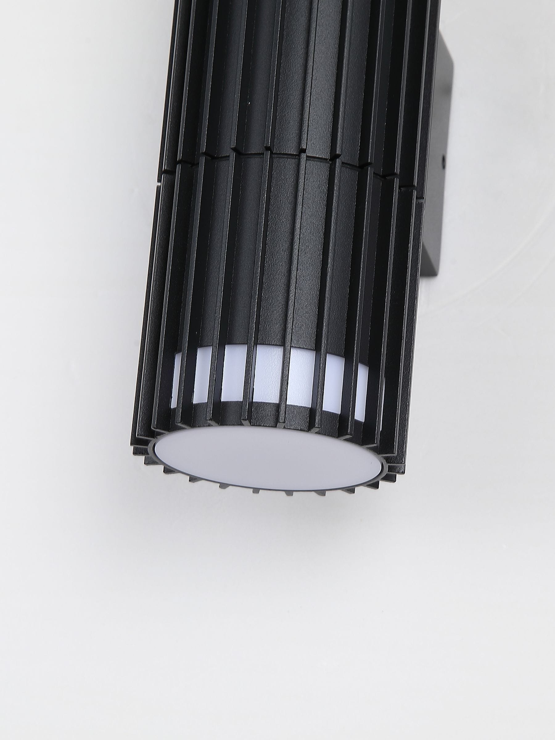 Searchlight black outdoor wall light 21cm, UK version