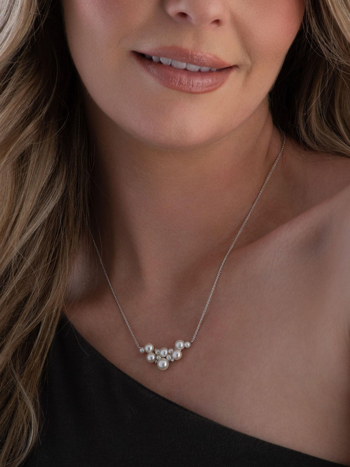 Beaverbrooks cubic zirconia freshwater pearl necklace sterling silver - British product