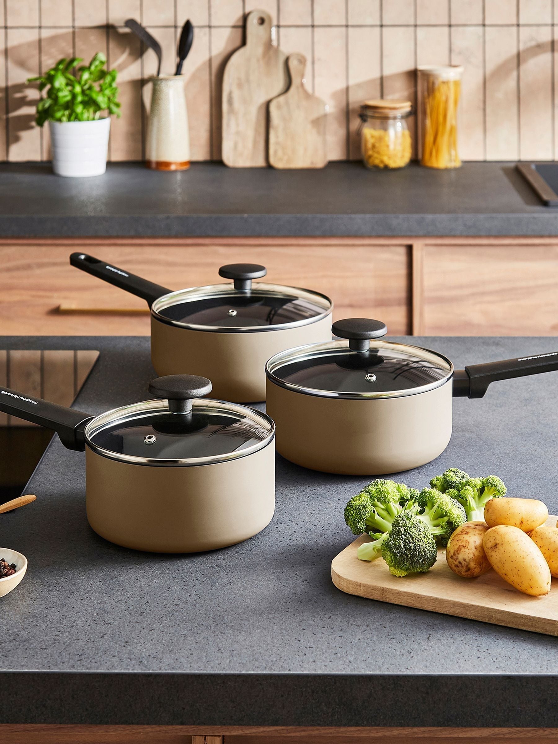 Morphy Richards 3-piece cream aluminium saucepan set - British product