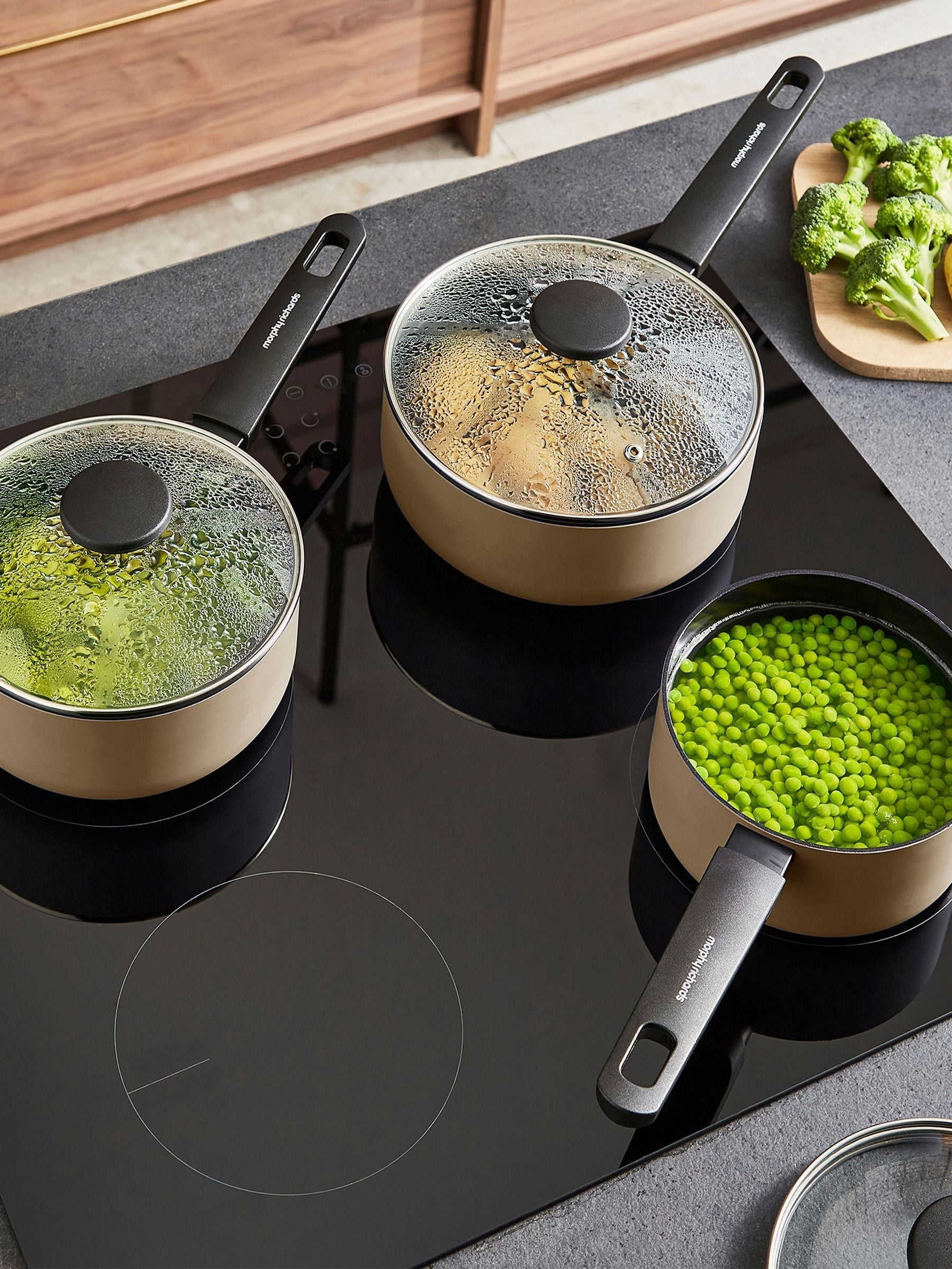 Morphy Richards 3-piece cream aluminium saucepan set - British product
