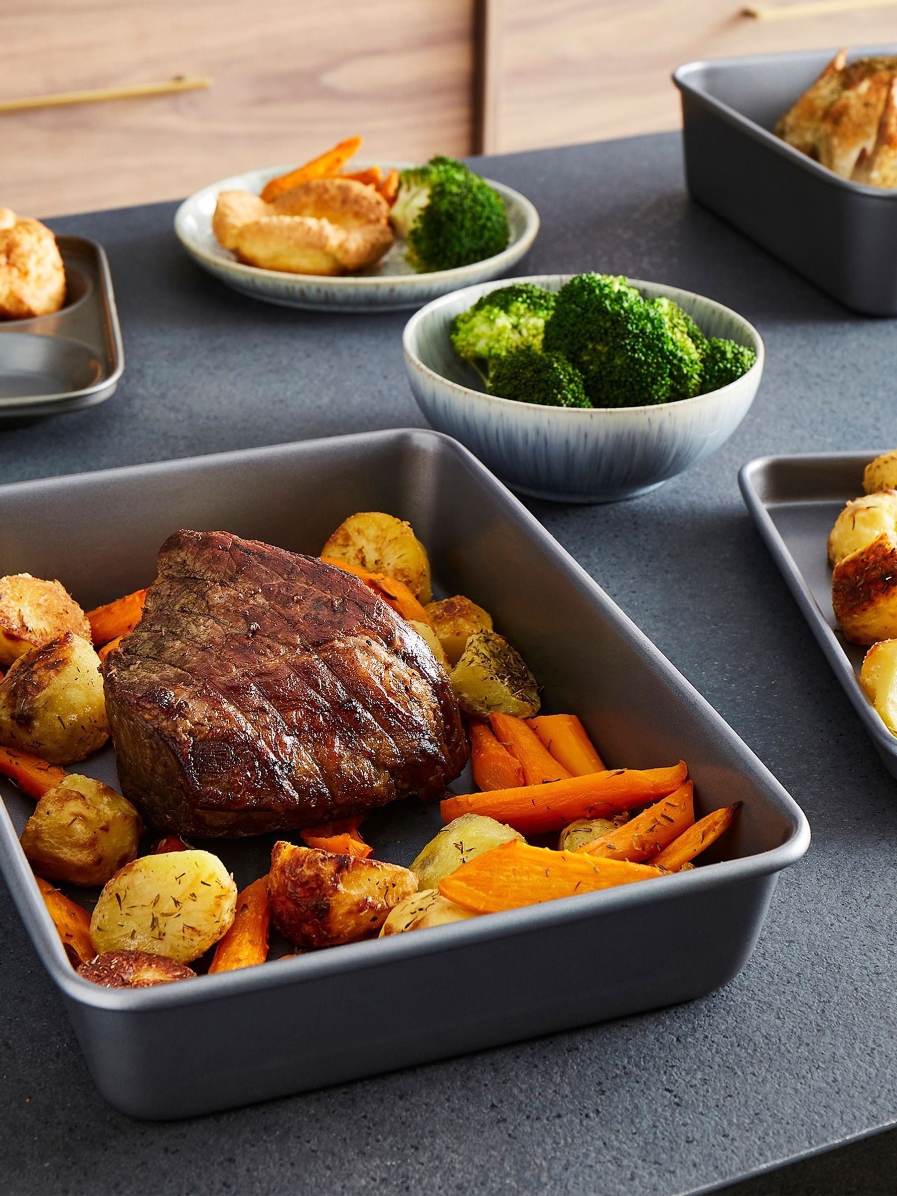 Morphy Richards silver grey bakeware set, imported from the UK