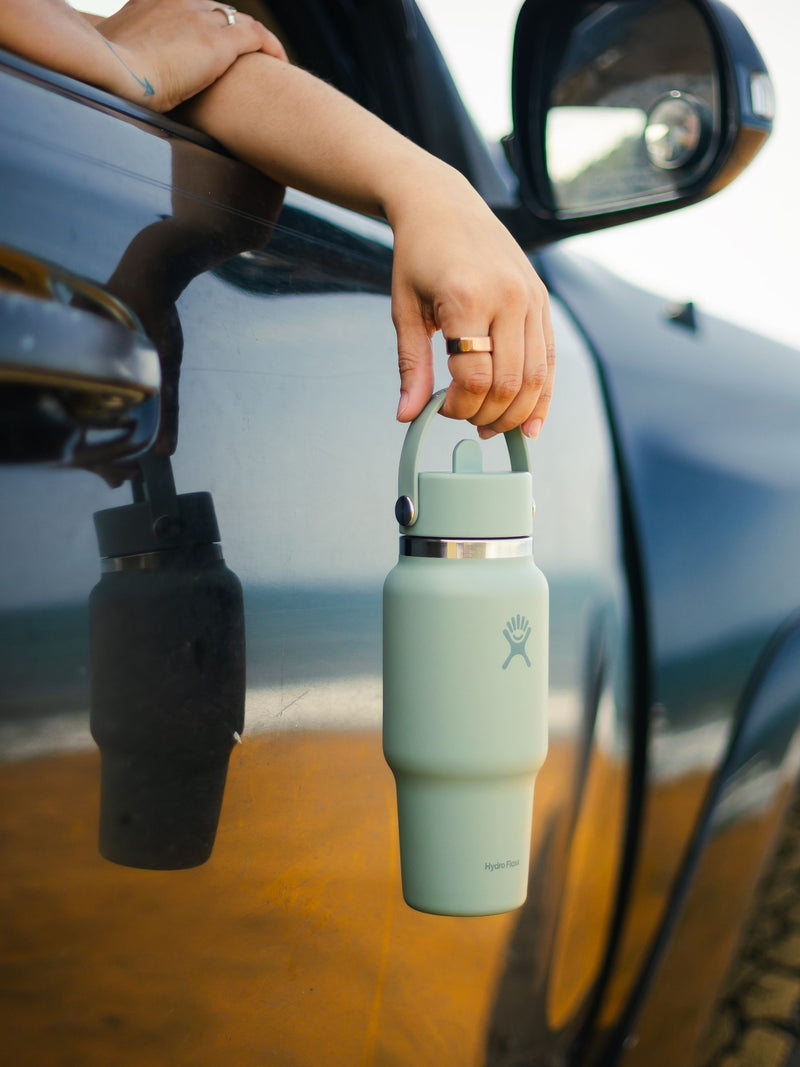 Hydro Flask 32oz travel bottle with straw cap, UK version