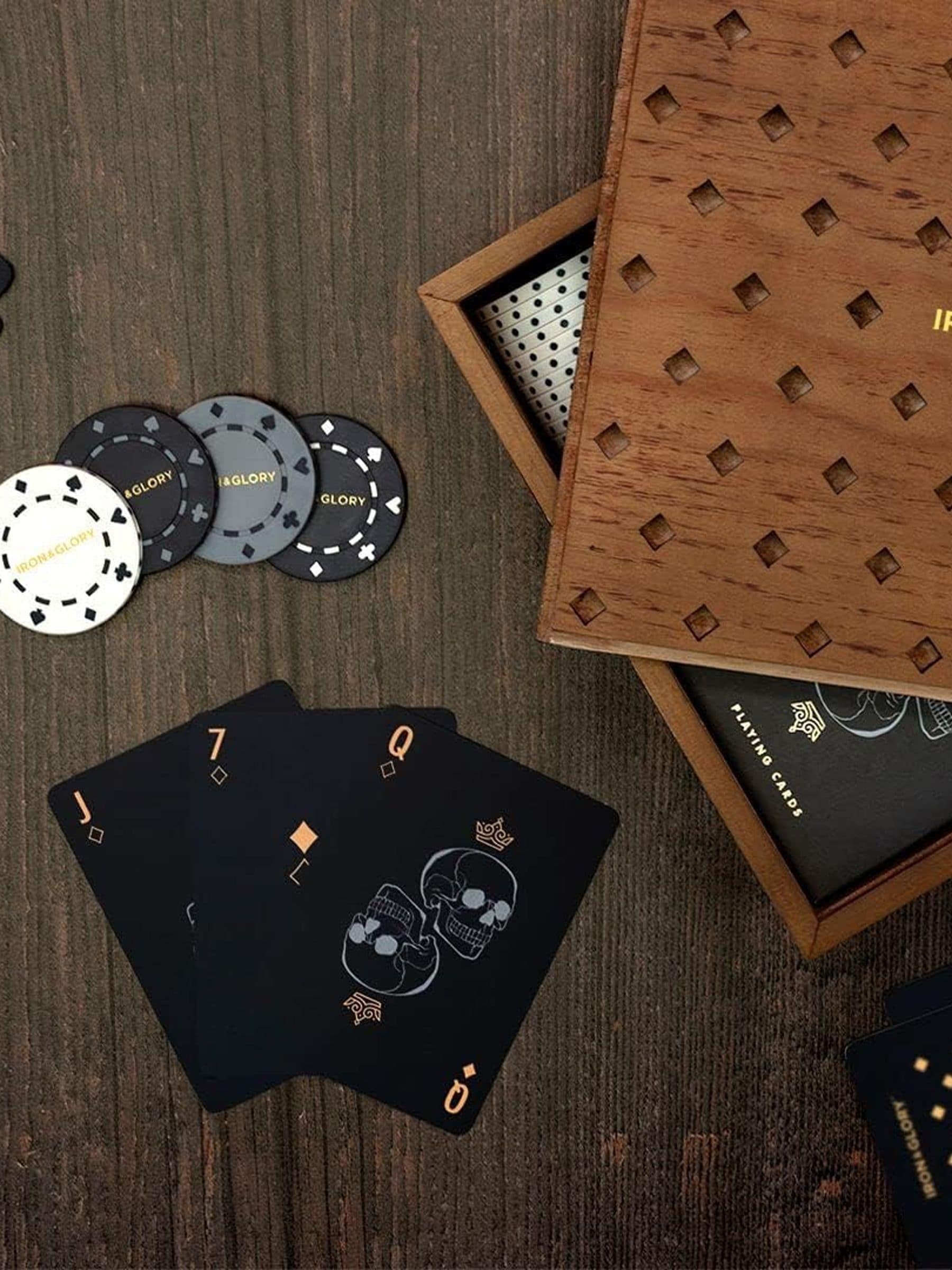 Suck UK Dead Man's Hand deluxe poker set (British brand)